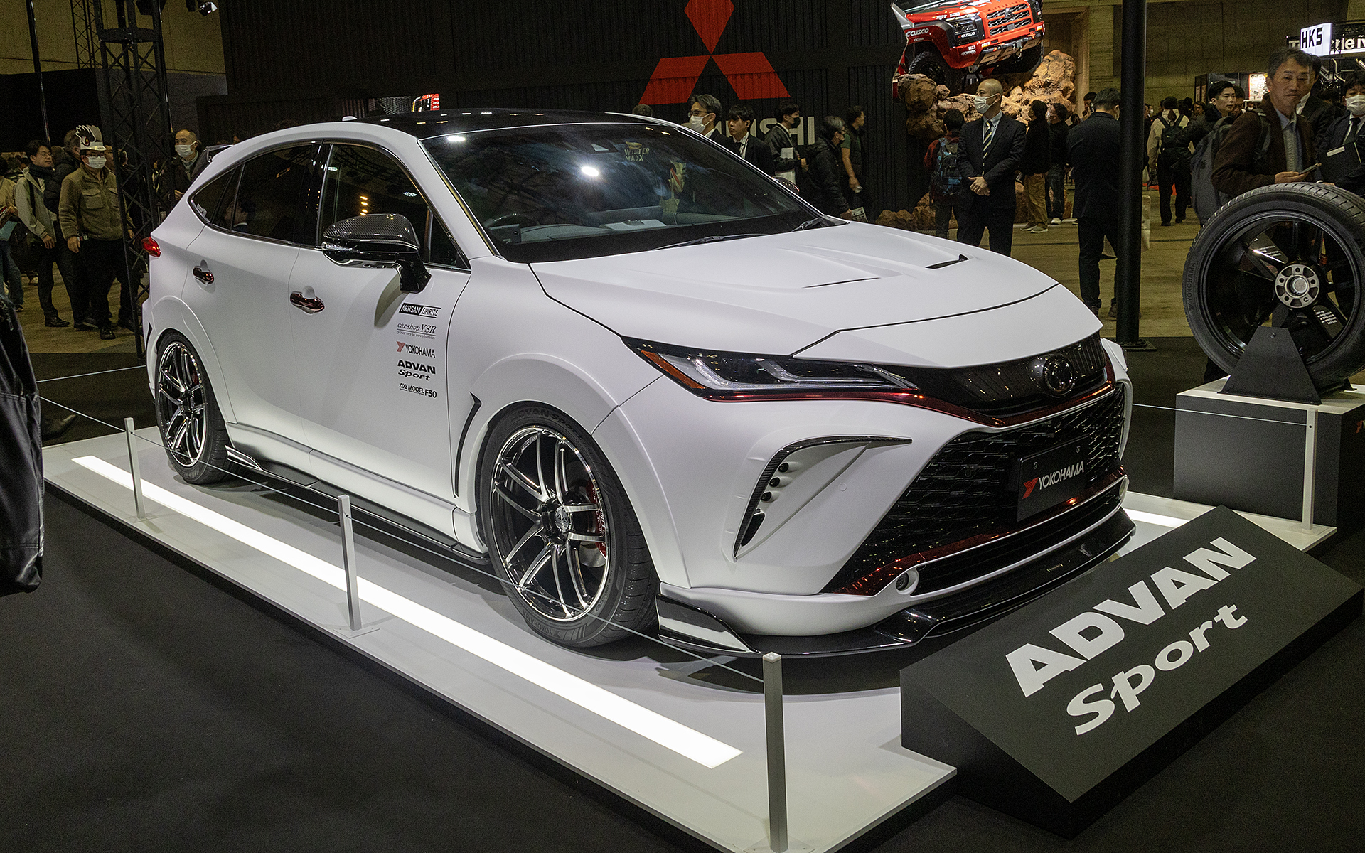 トヨタ「ハリアー」