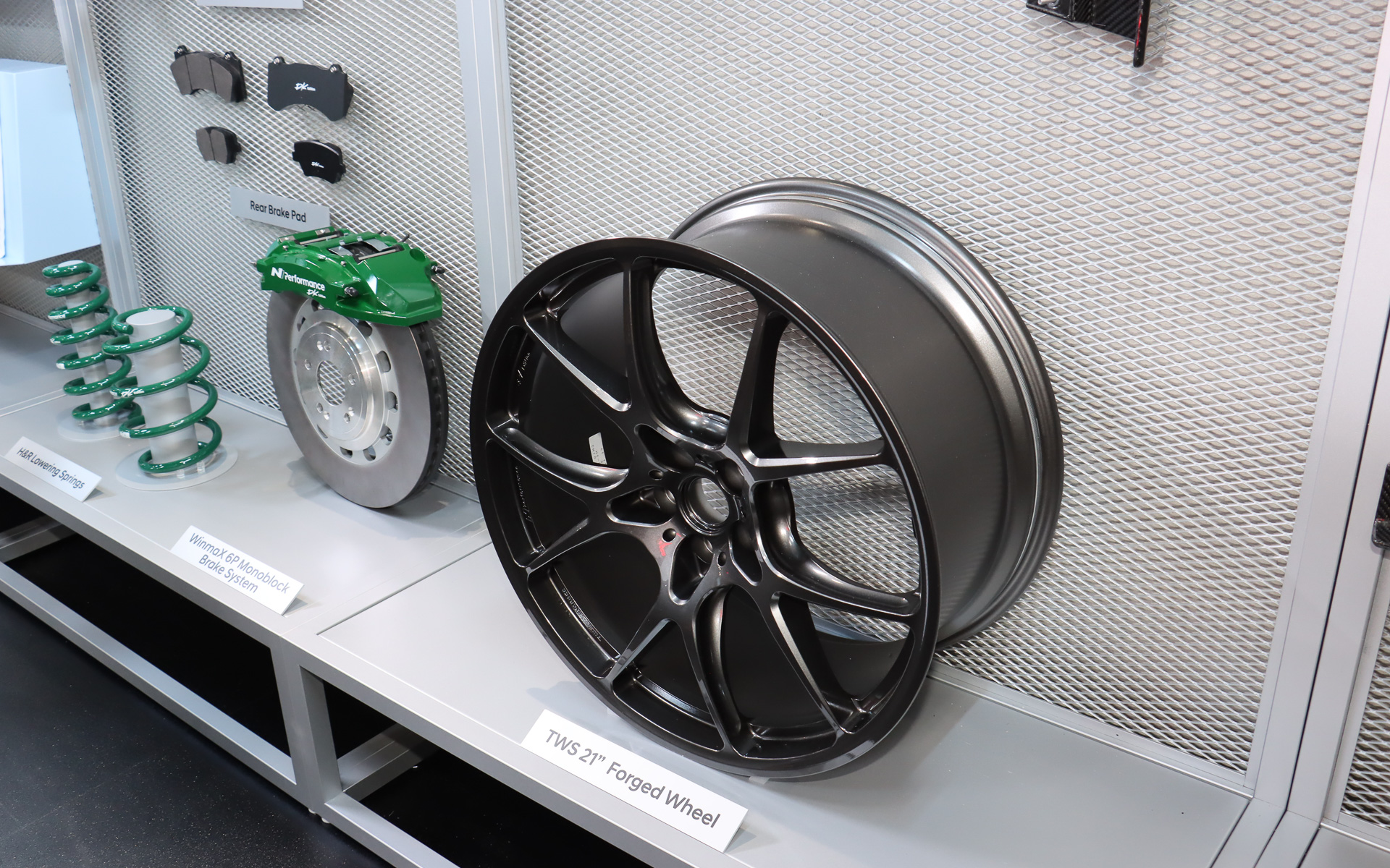 ブース内ではDK Edition製品のパーツ単体展示も行なわれた