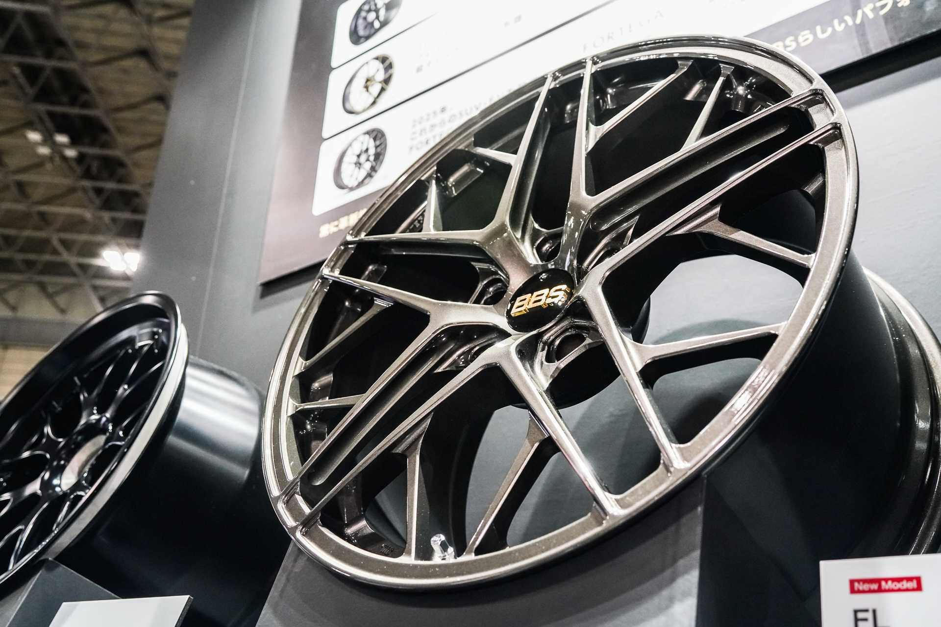 新製品「FORTEGA（フォルテガ）」を用いた鍛造1ピースホイールホイール「FL」（セレナイトブラウン）