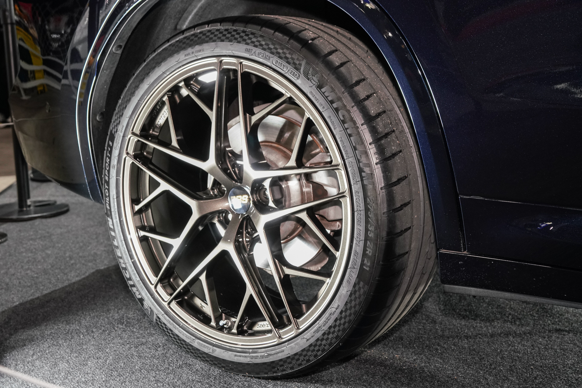 BMW「iX3」装着イメージ