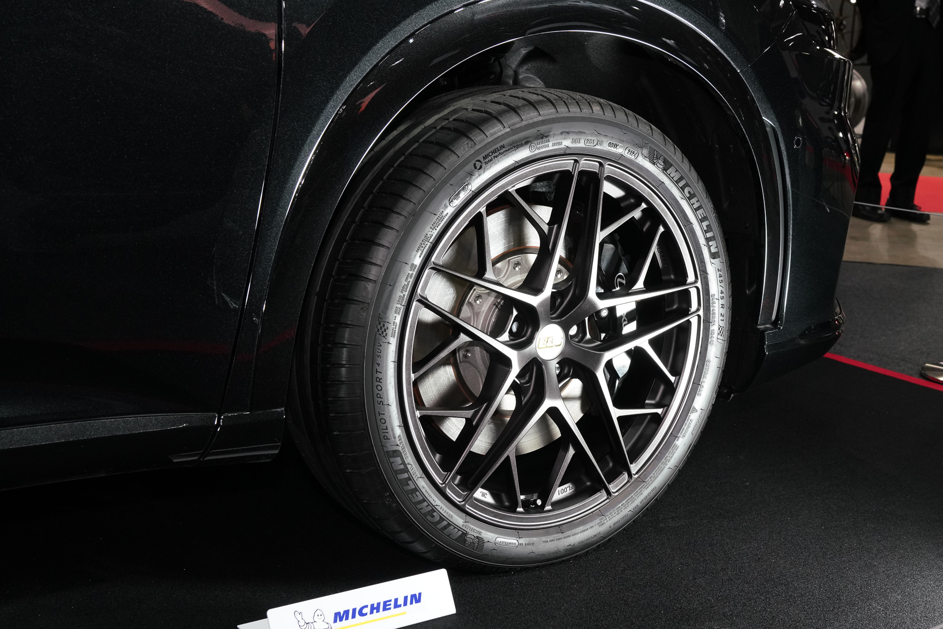 レクサス「RX 500h F SPORT」装着イメージ