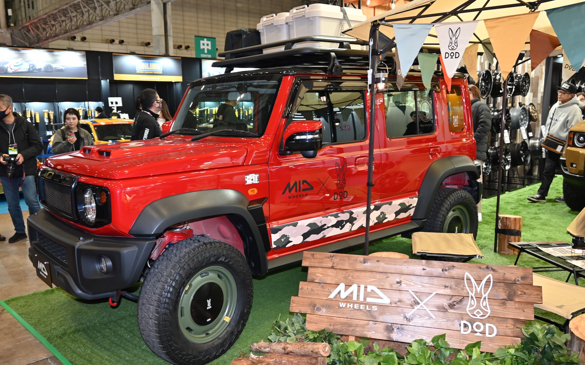 MIDホイールを装着したジムニー「5ドア」