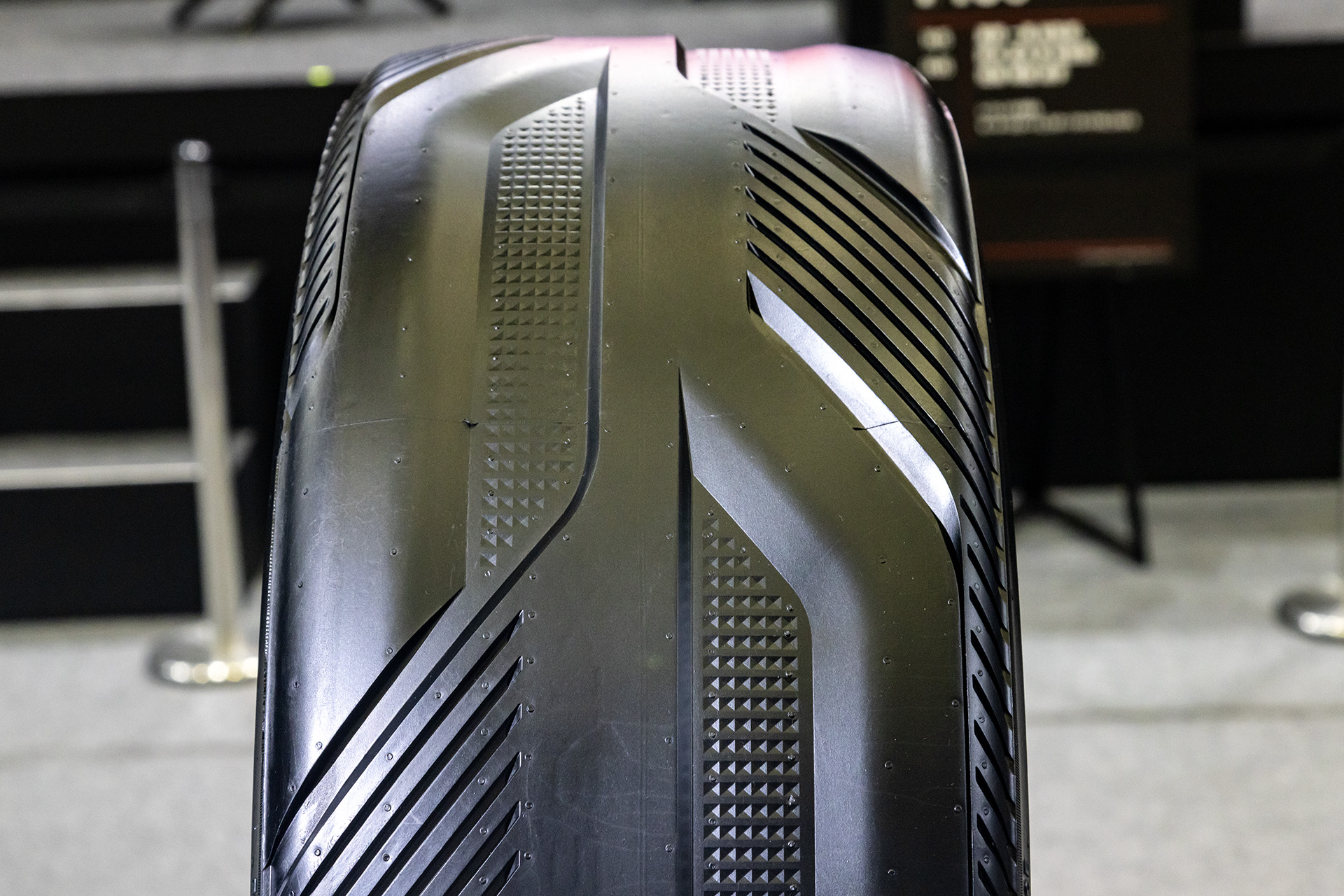 マツダ「アイコニックSP」装着タイヤ。サイズは235/35R19