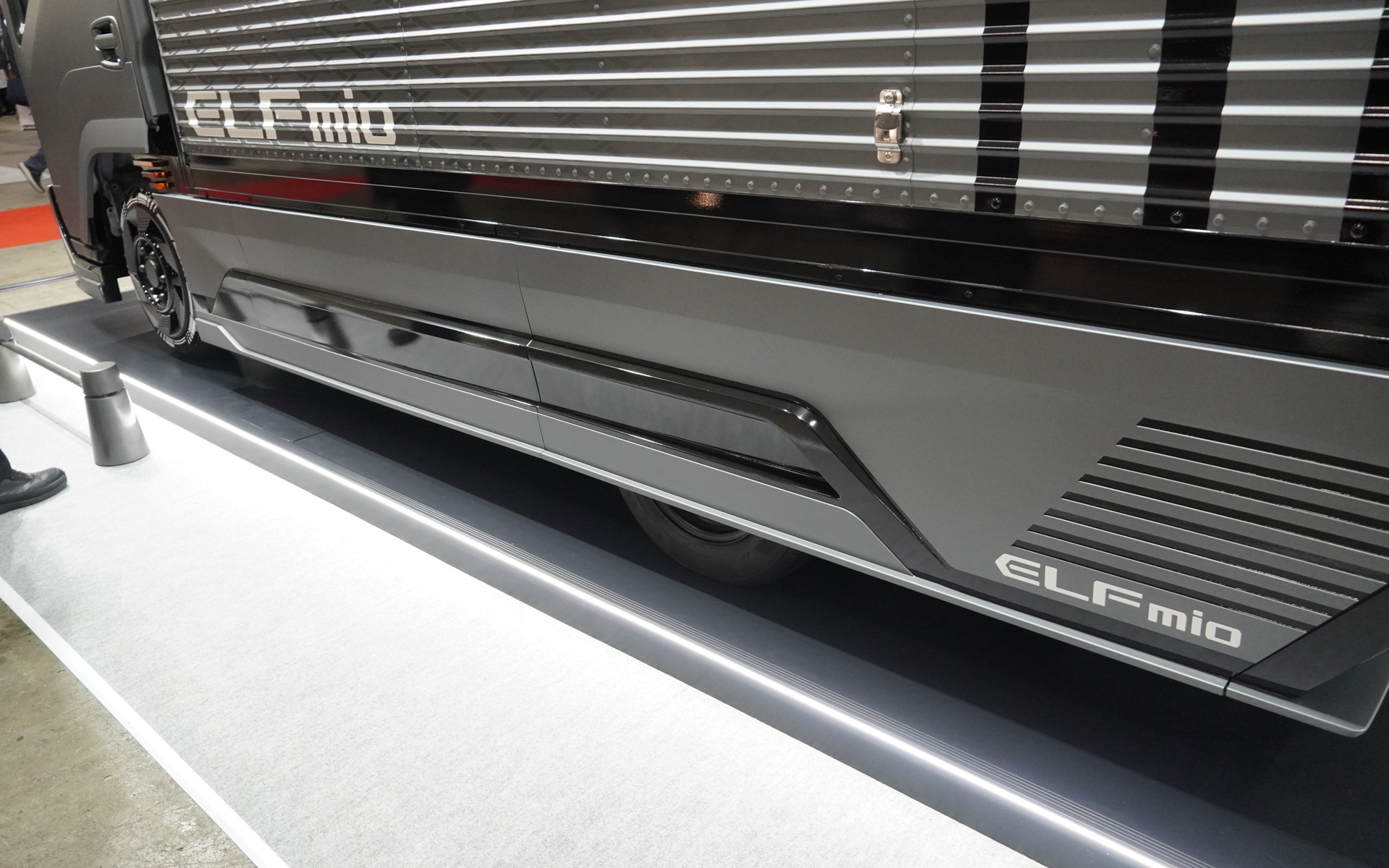 サイドアンダーパネル