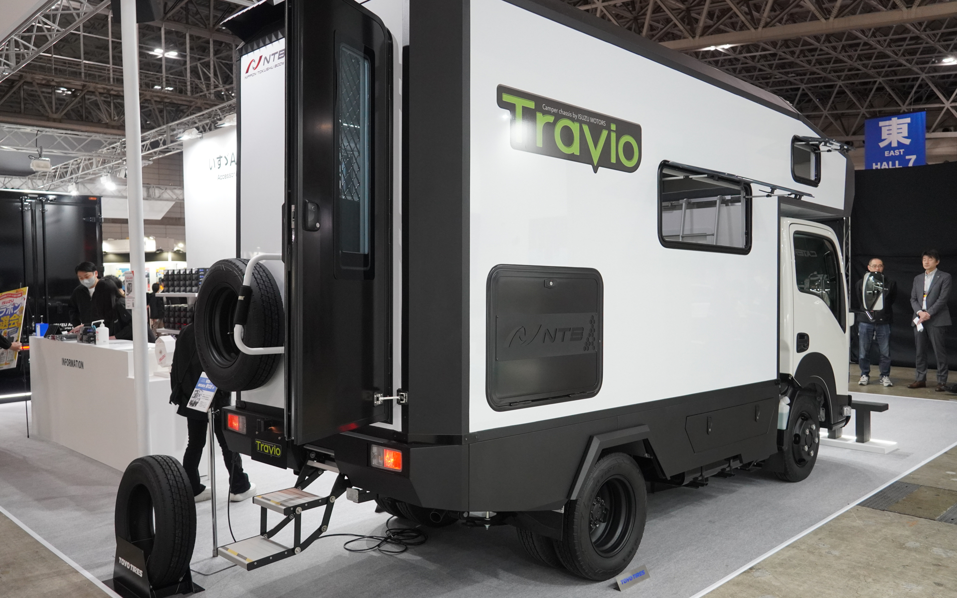 キャンピングカー専用シャシー「Tavio」の架装例「ELF mio Travio」