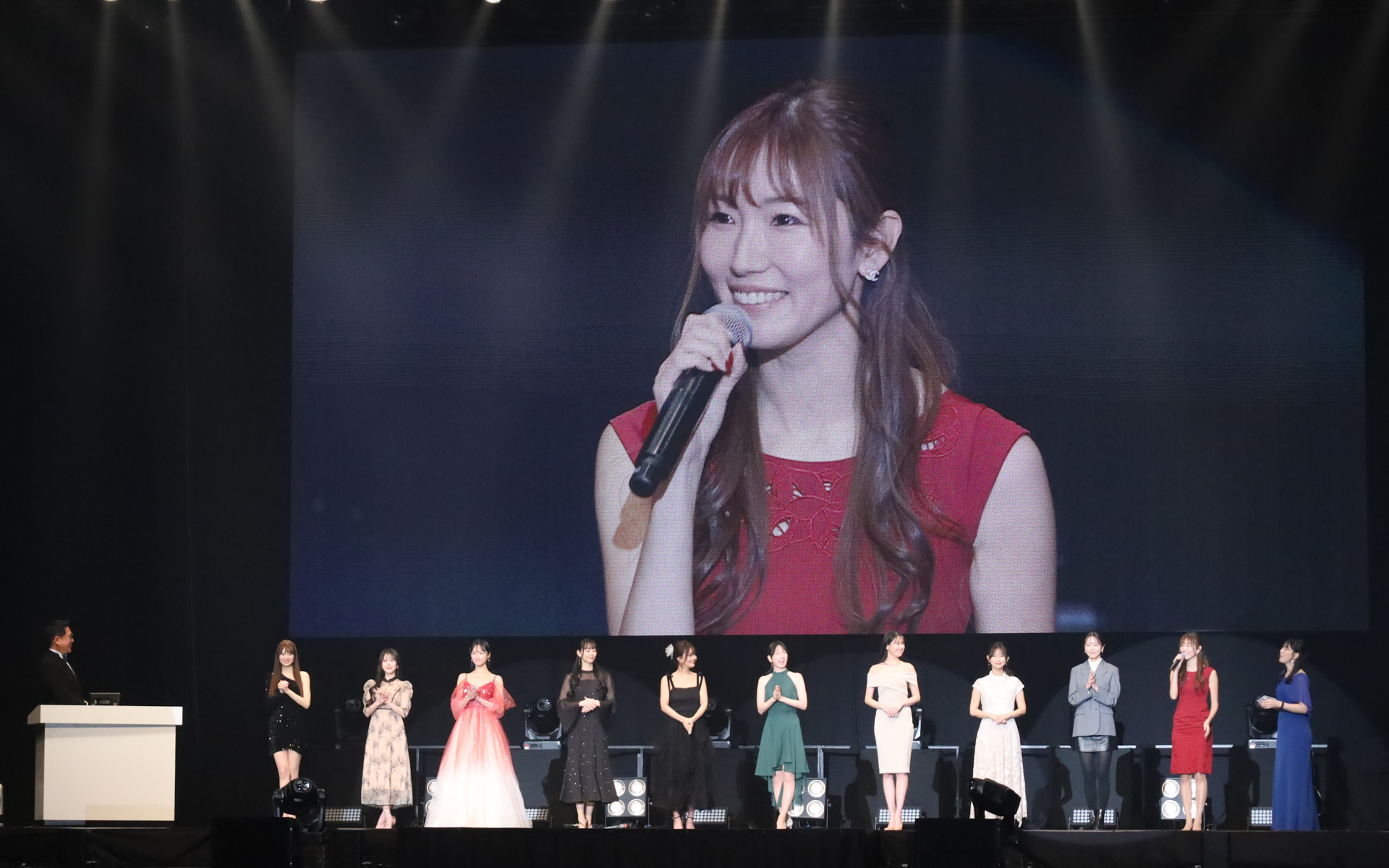 松田蘭さん、名取くるみさん、川瀬もえさん、林紗久羅さん、阿久津真央さん、清瀬まちさん、荒井つかささん、日野礼香さん、佐野真彩さん、美波千夏さん、日本レースクイーン大賞グランプリの歴代授賞者も駆けつけた