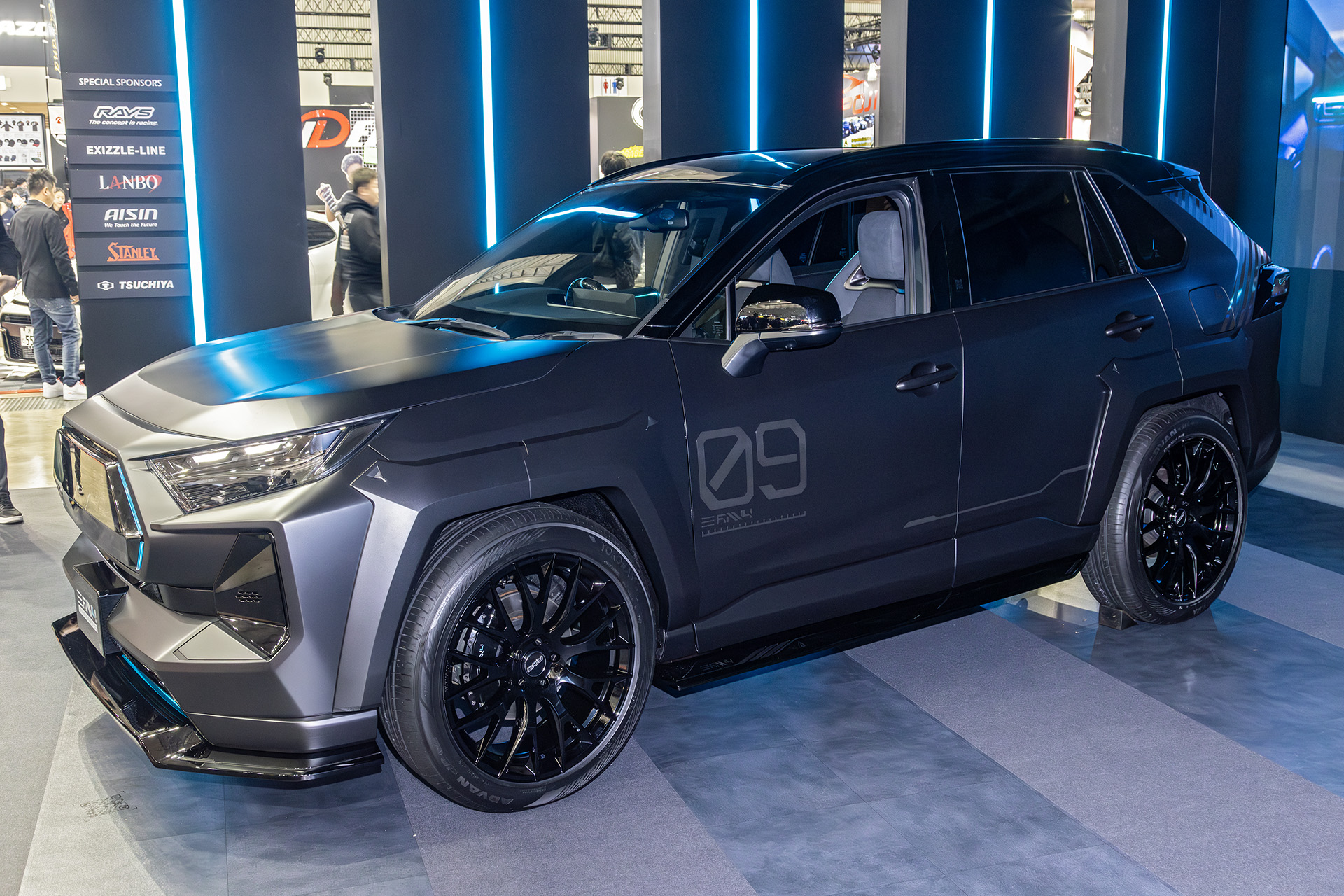 ボディカラーはタングステンブラック