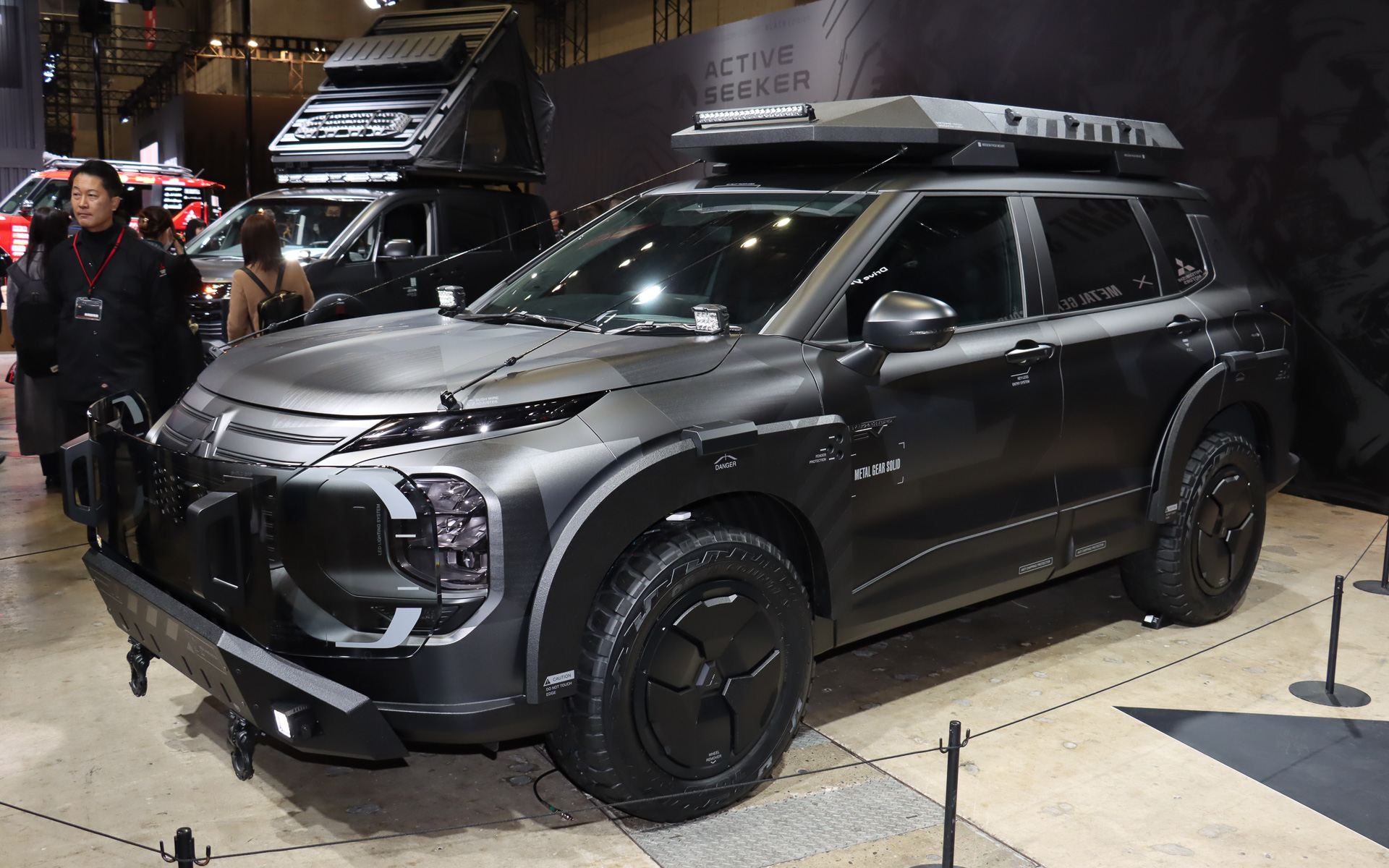 「アウトランダーPHEV NIGHT SEEKER CONCEPT」