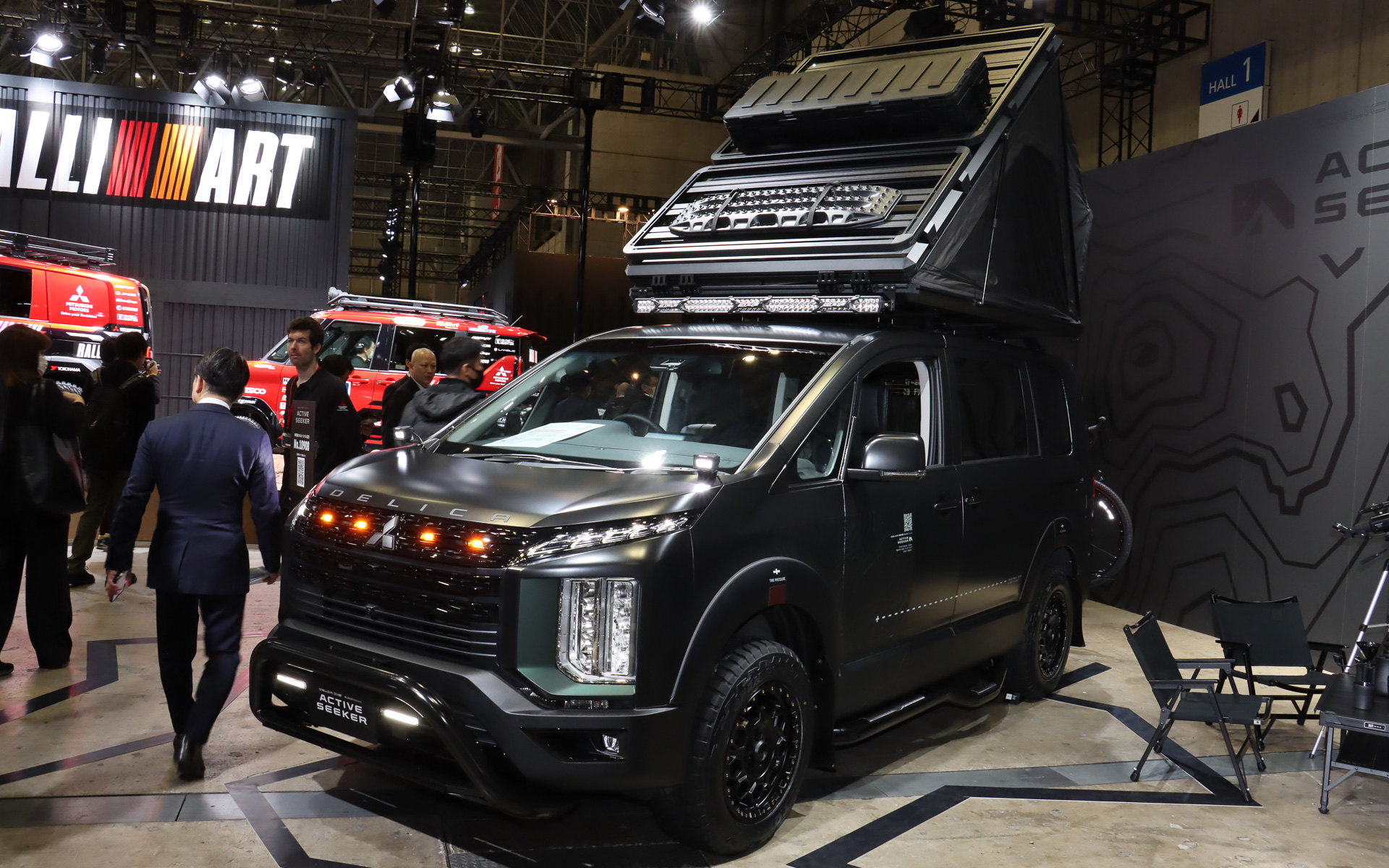 「デリカD：5 BLACK Edition ACTIVE SEEKER」