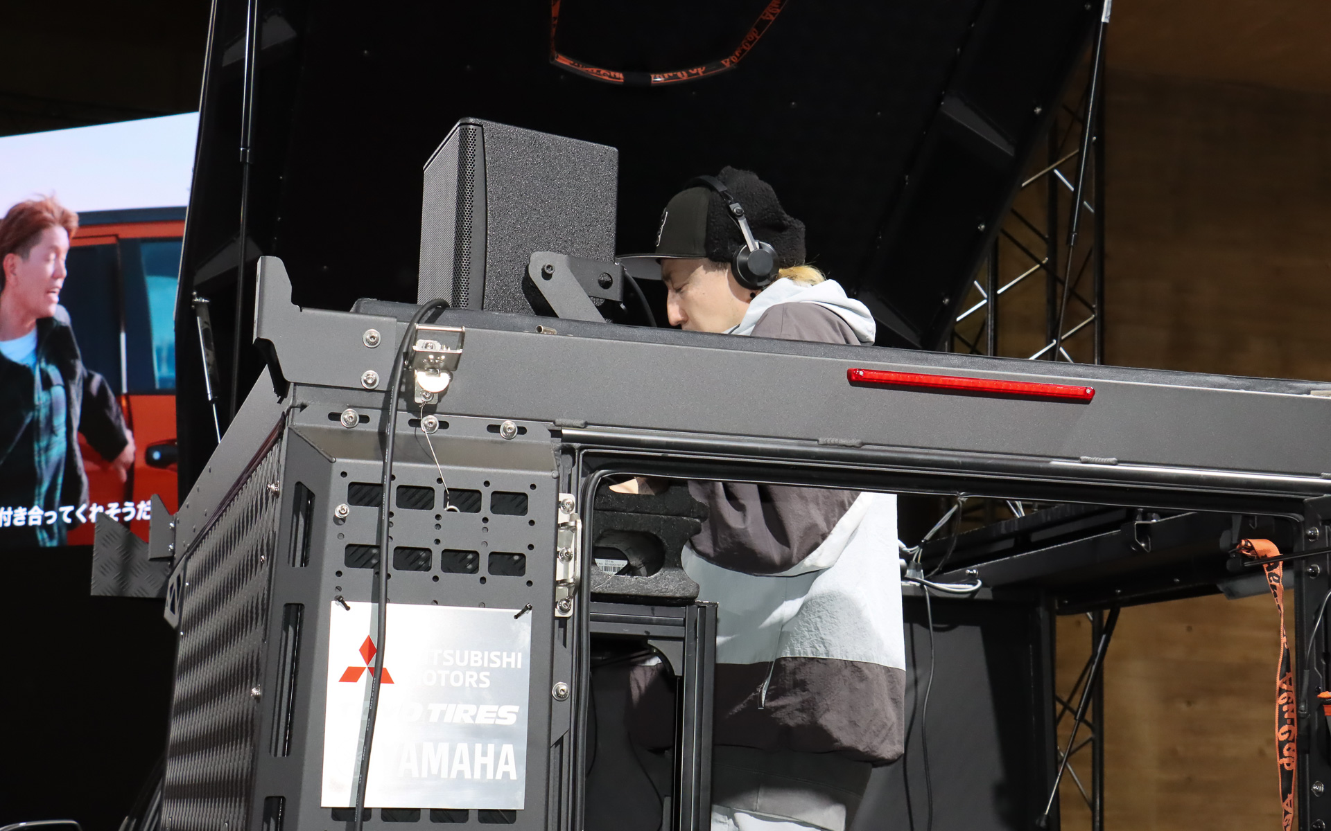 オートサロンの期間中はもRed Bull Street Jamメンバーによるステージショーを毎日2回開催する予定