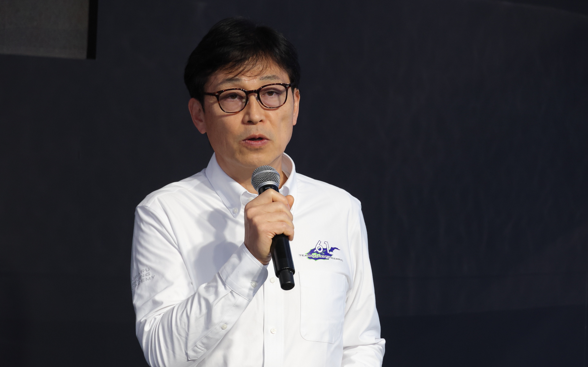 スーパー耐久シリーズ参戦について解説する「Team SDA Engineering」代表 本井雅人氏