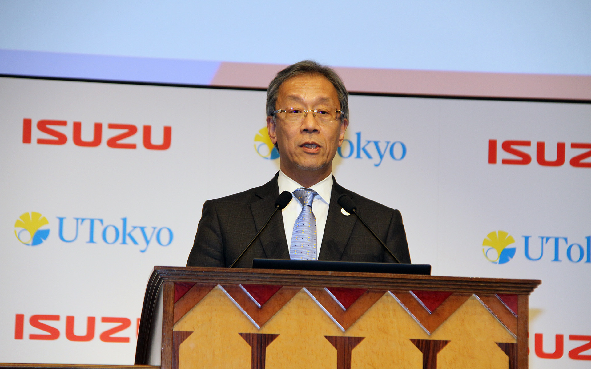 国立大学法人東京大学 総長 藤井輝夫氏