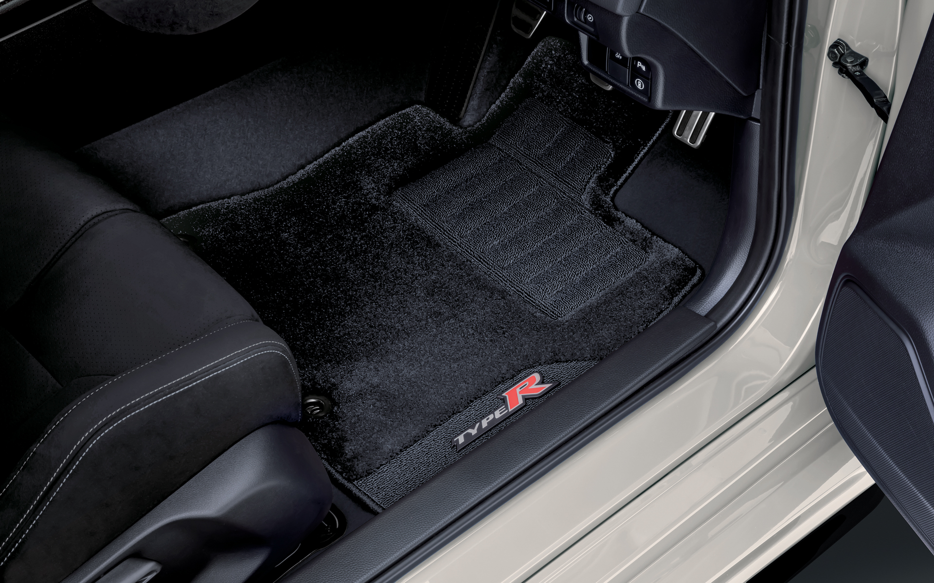 シビックTYPE R RACING BLACK Package専用の「フロアカーペットマット」