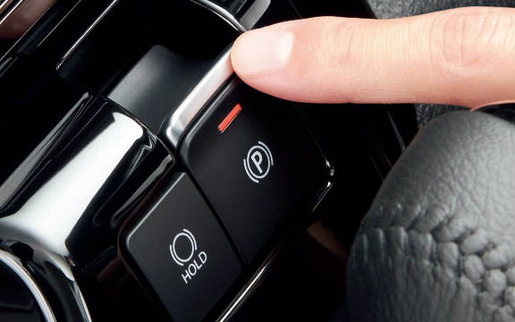 電動パーキングブレーキを採用