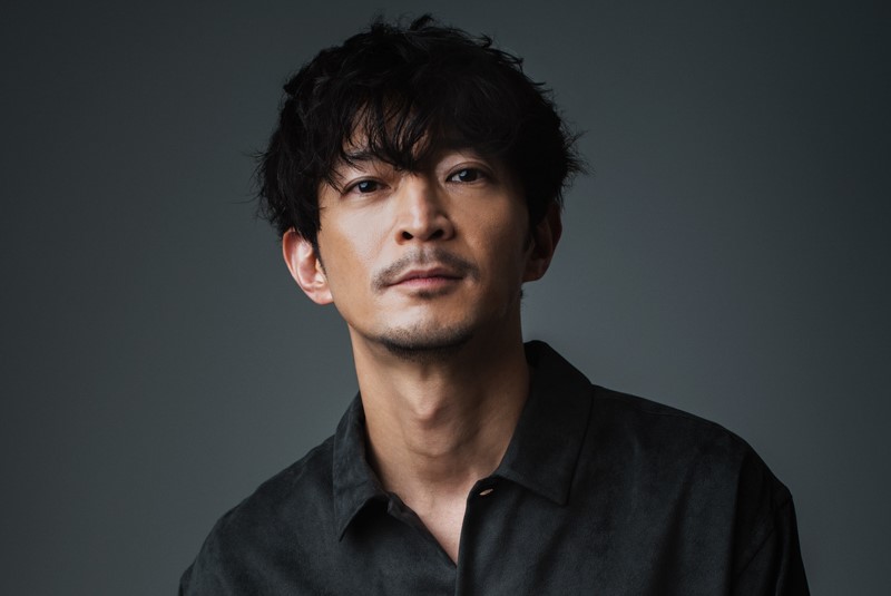 オーディオガイドを務める津田健次郎氏は、「ラーメン赤猫」「呪術廻戦」「極主夫道」「遊☆戯☆王デュエルモンスターズシリーズ」ほか多数のアニメ作品や「スター・ウォーズシリーズ」などの洋画吹き替え、多ジャンルのナレーションを担当。第15回声優アワード主演男優賞受賞。ドラマ「西園寺さんは家事をしない」、映画「マイホームヒーロー」ほか俳優としても広く活躍している