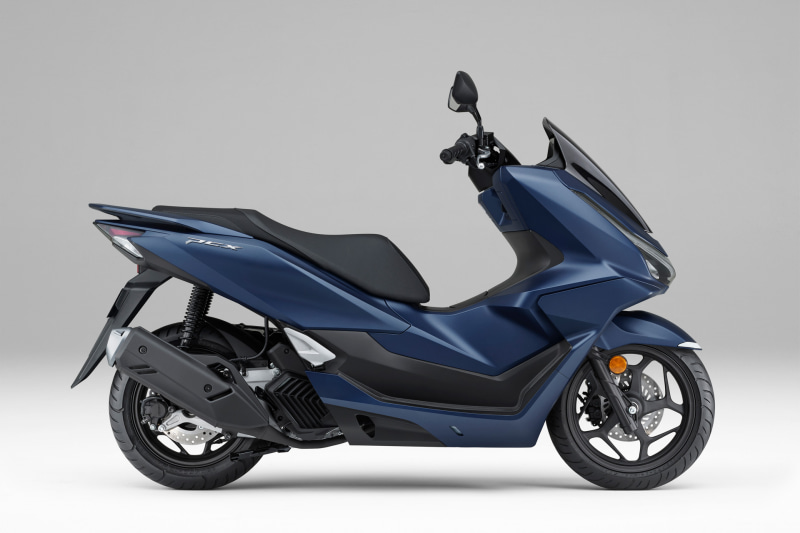ホンダ、「PCX」「PCX160」に新形状のヘッドライト採用など外観を一新 