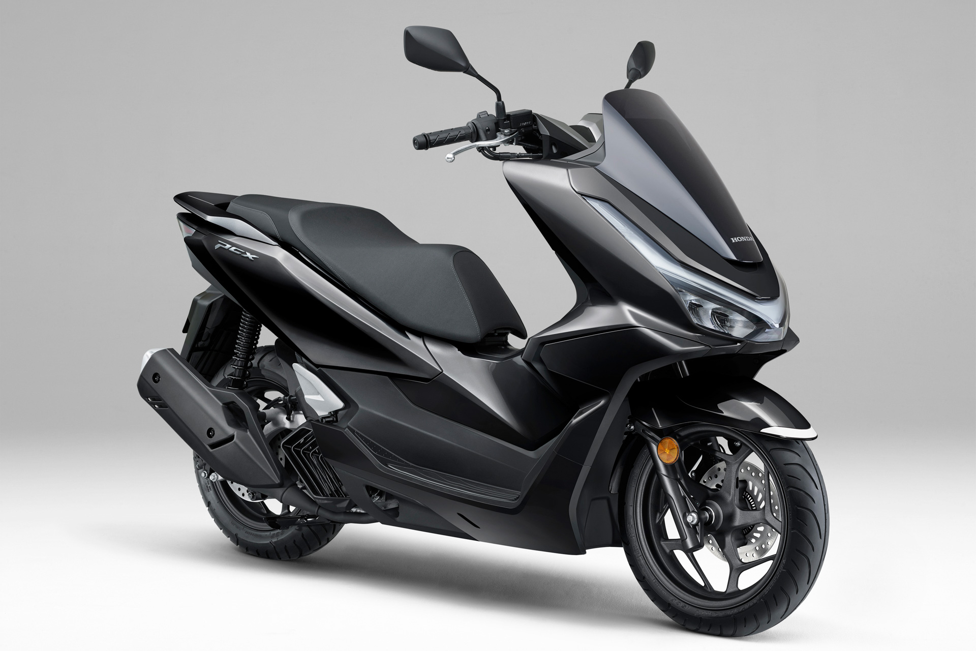 PCX（パールマゼラニックブラック）