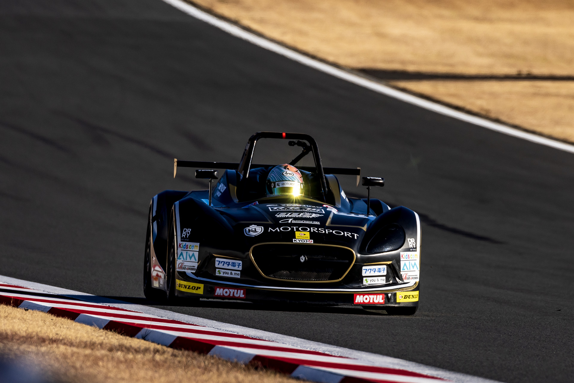 予選3位から2位でチェッカーを受けた50号車 BBS VITA 永井歩夢選手