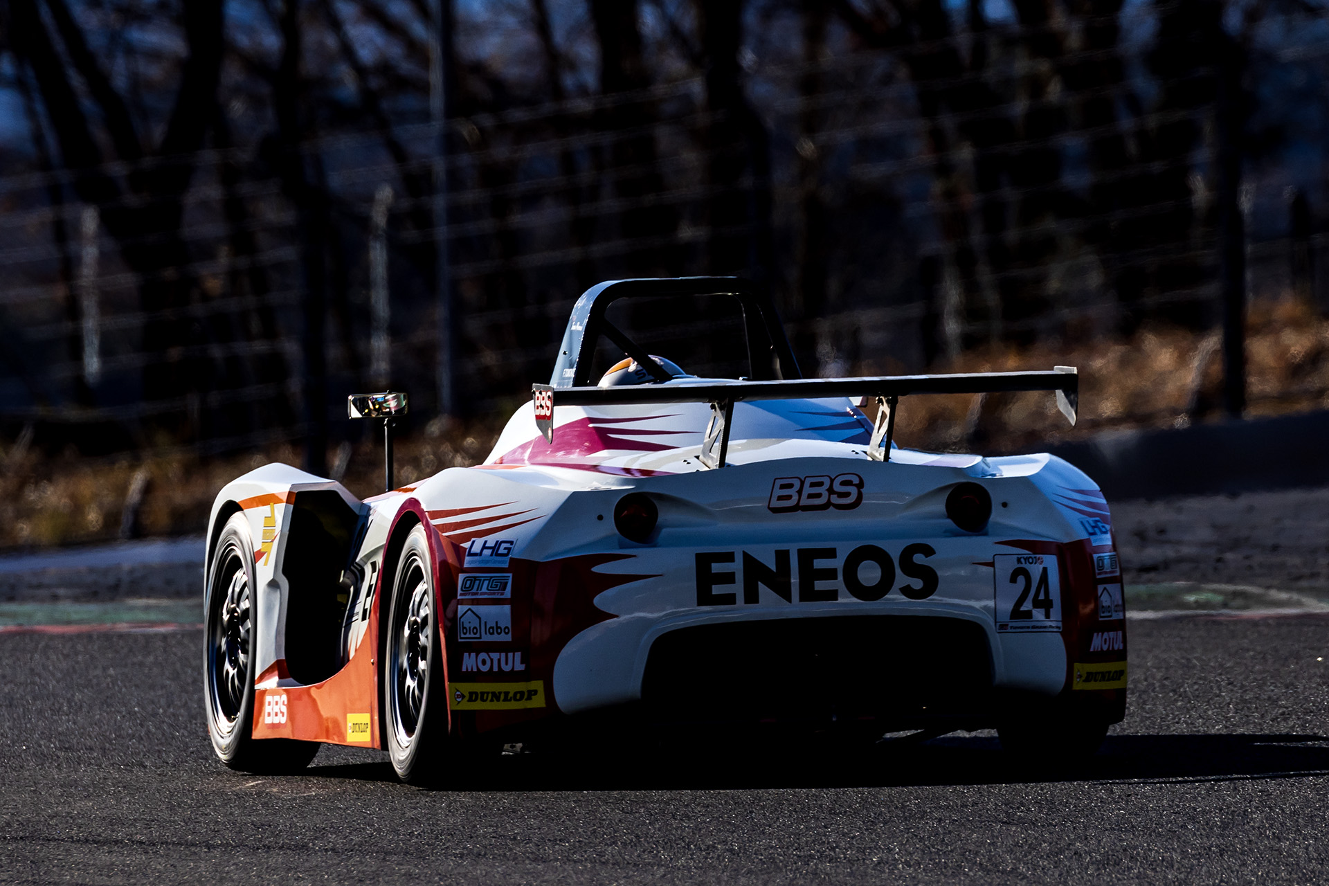 タイヤの性能をきっちりと発揮させて1周にまとめるのは至難の業