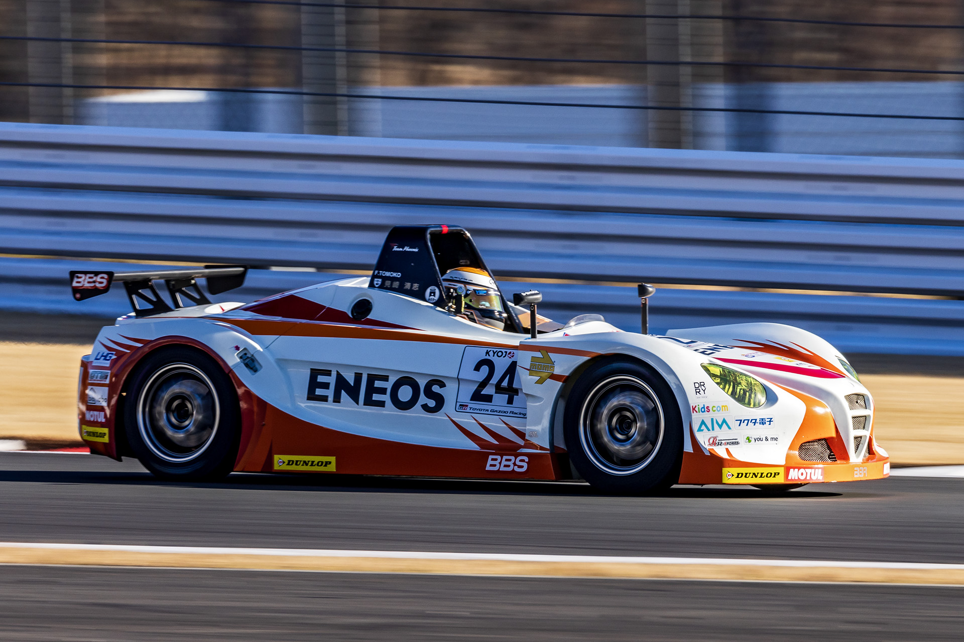 12月後半とあって路面温度は低く、とても滑りやすい