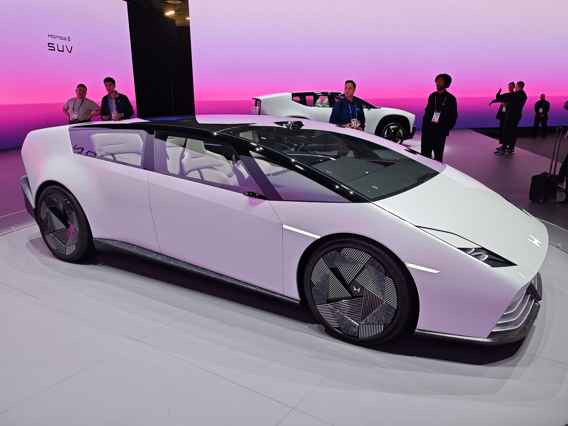 ゼロシリーズ サルーン