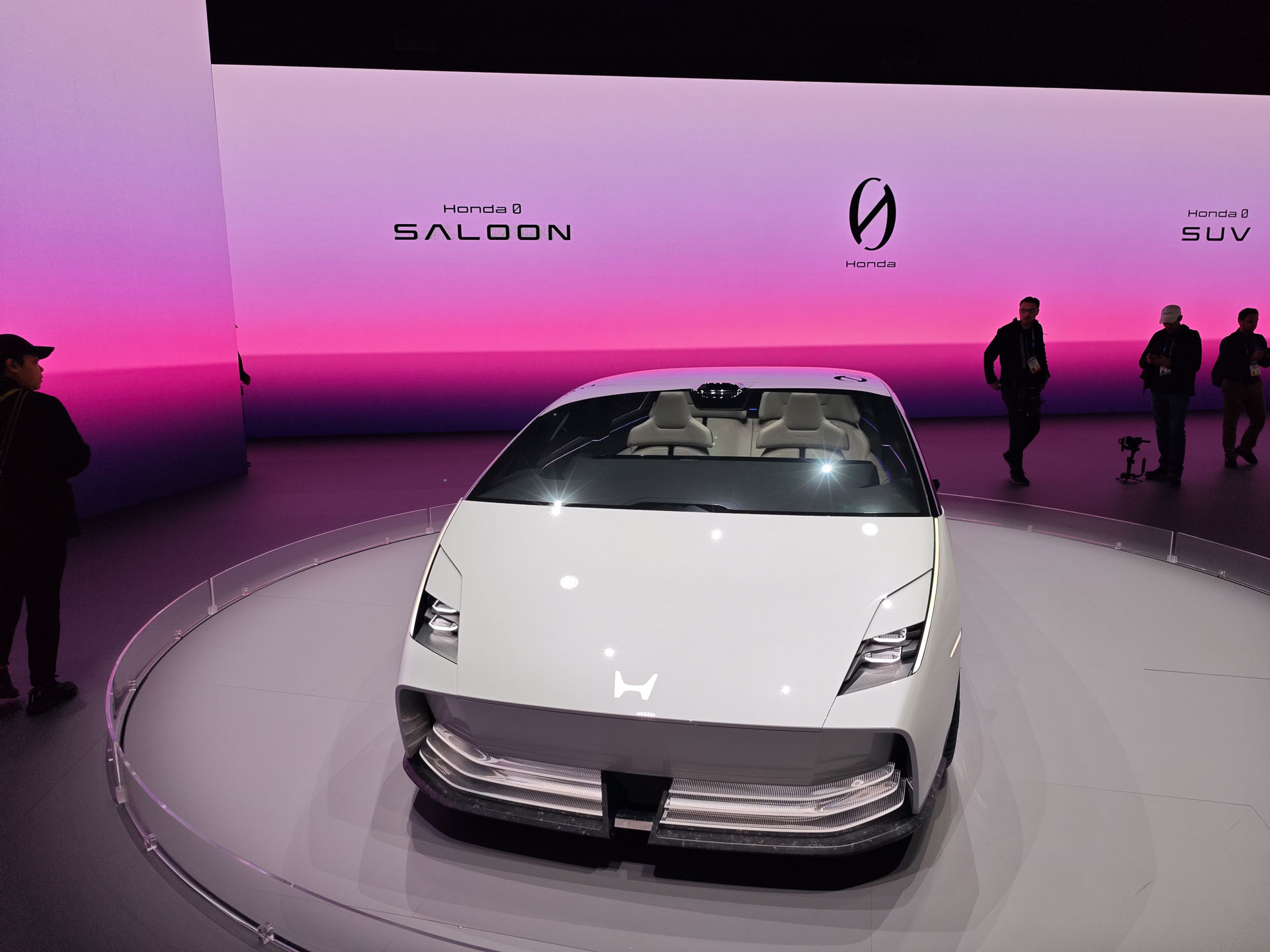 ゼロシリーズ サルーン