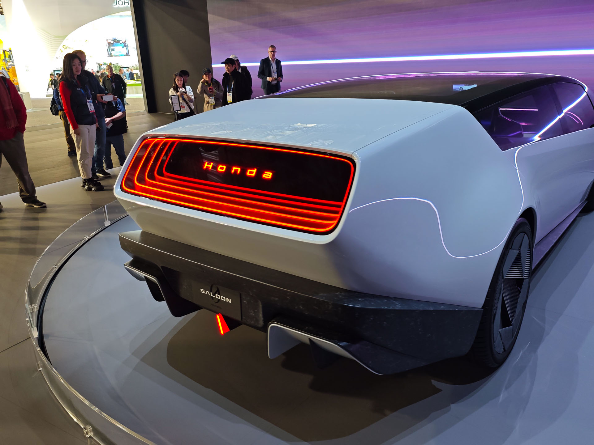 ゼロシリーズ サルーン