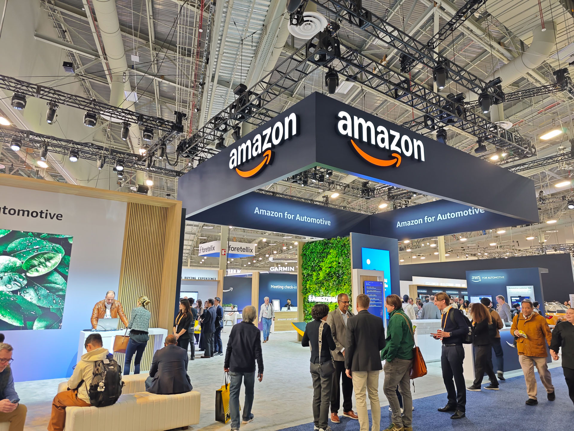 CESでのAWSブース