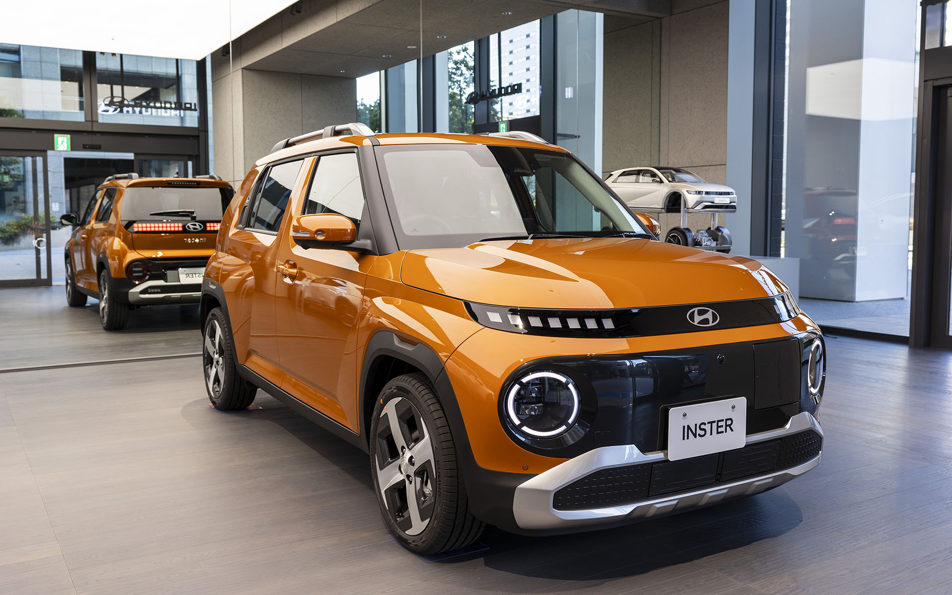 みなとみらいショールーム。新型EVのインスタ―も展示されるという