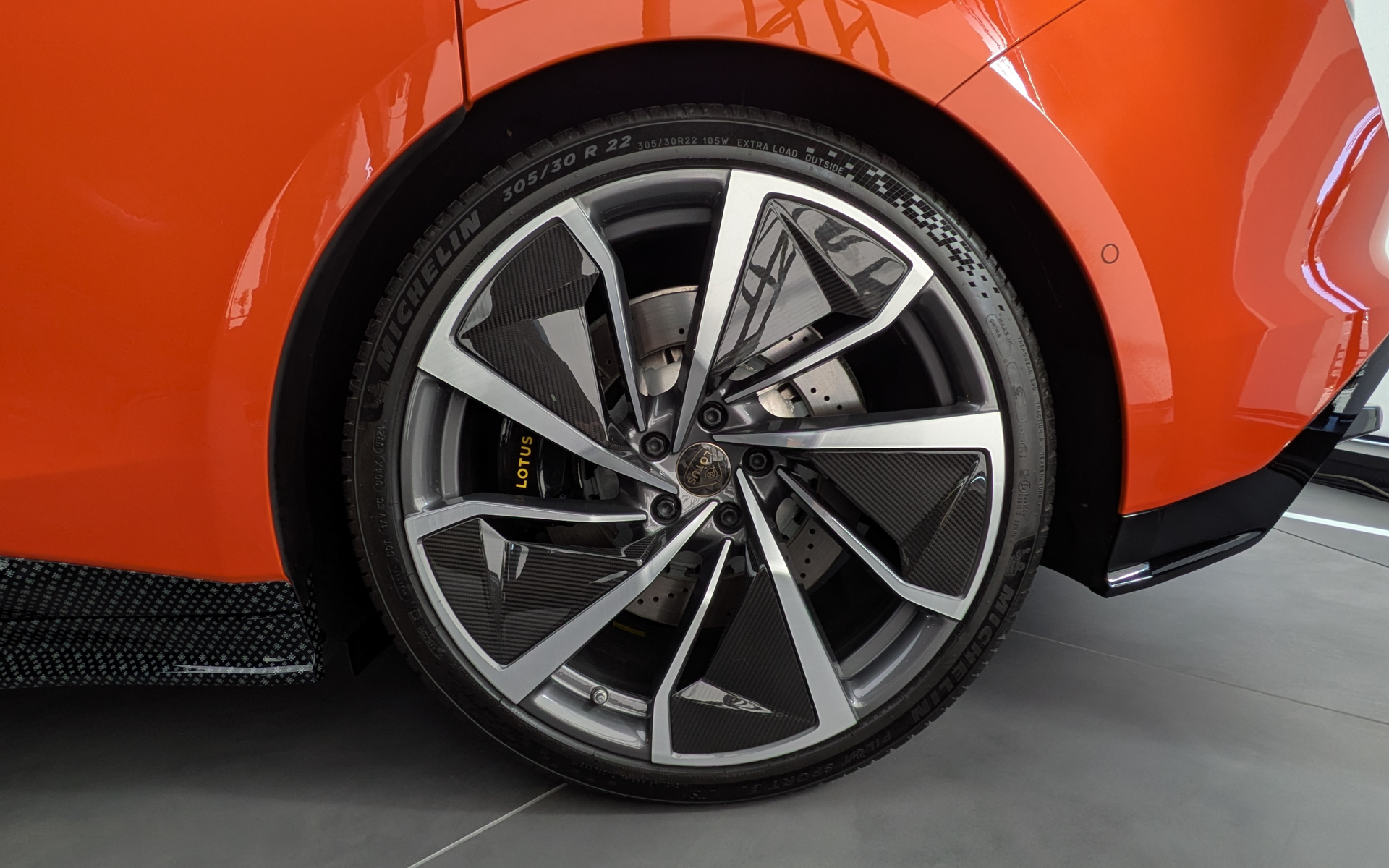 EMEYA Blossam（エメヤ ブロッサム）は特注オーダーの可能性を閉めるビスポークモデル