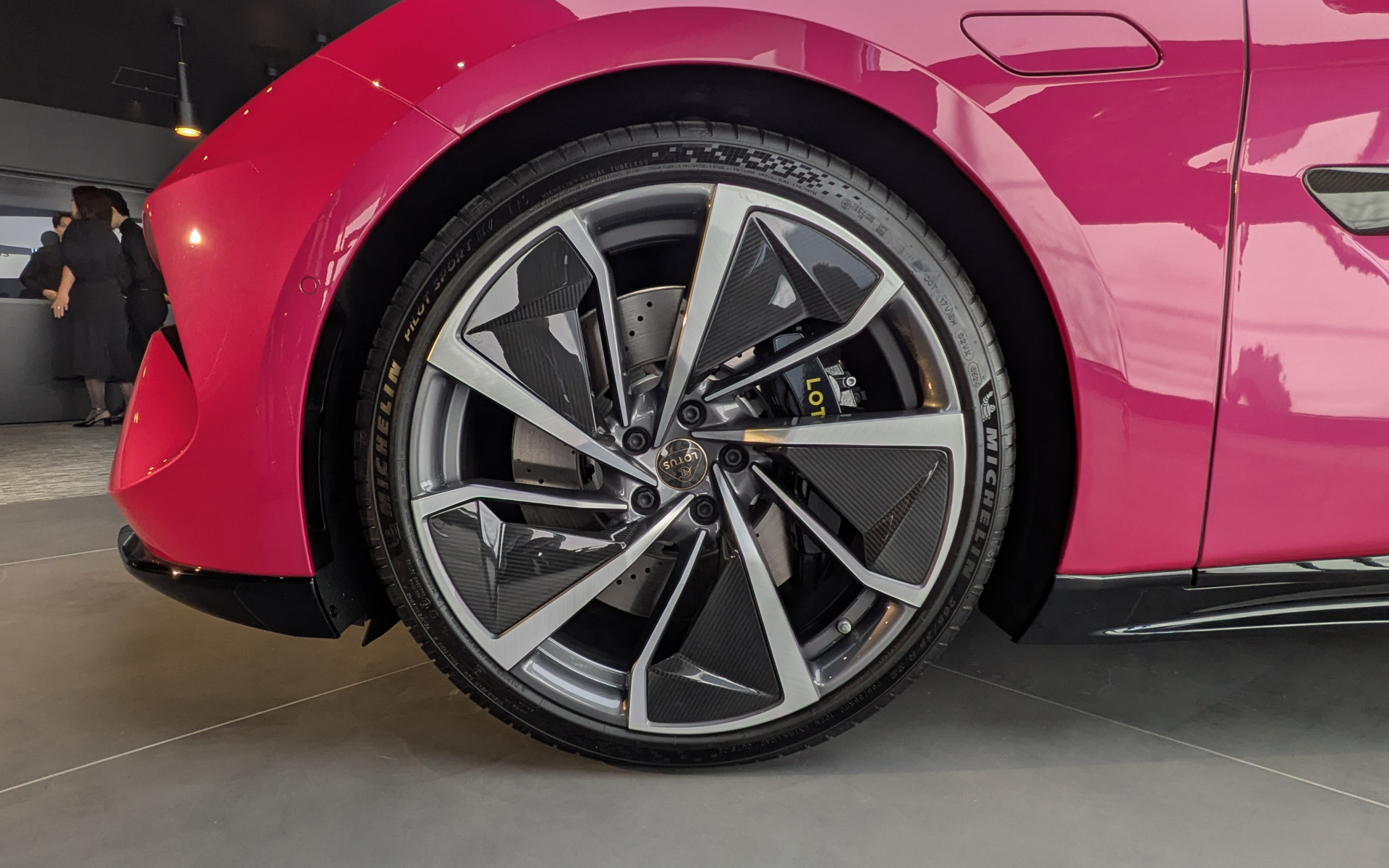 EMEYA Blossam（エメヤ ブロッサム）は特注オーダーの可能性を閉めるビスポークモデル