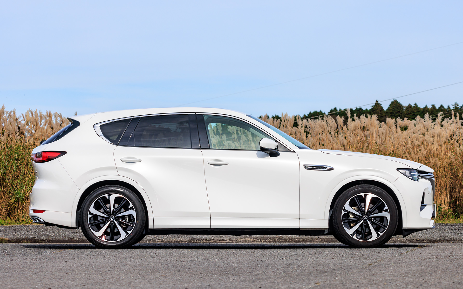 テインのサスペンションキット「FLEX Z」を装着した状態でのCX-60の基準車高はフロント35mmダウン、リア40mmダウン