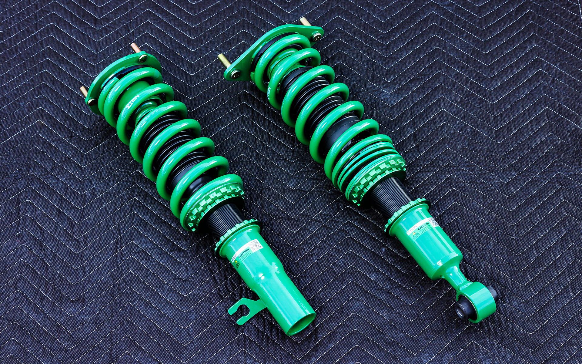 試乗した製品はユーザーサイト“みんカラ”で何度もパーツ・オブ・ザ・イヤーを獲得している人気商品「FLEX Z」