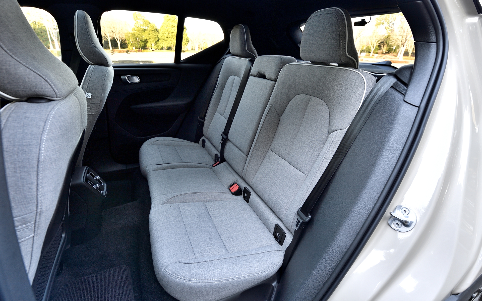 リアシートにもシートヒーターを内蔵している