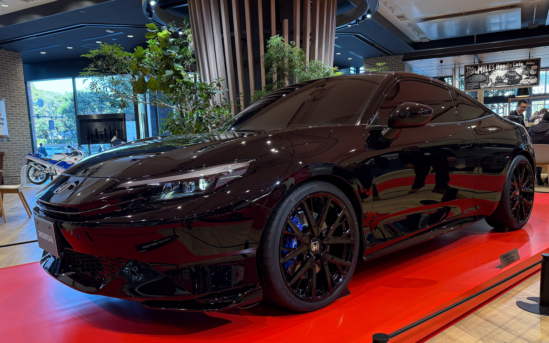 本田技研工業の本社ショールーム「ウエルカムプラザ青山」に展示された新型プレリュード プロトタイプ