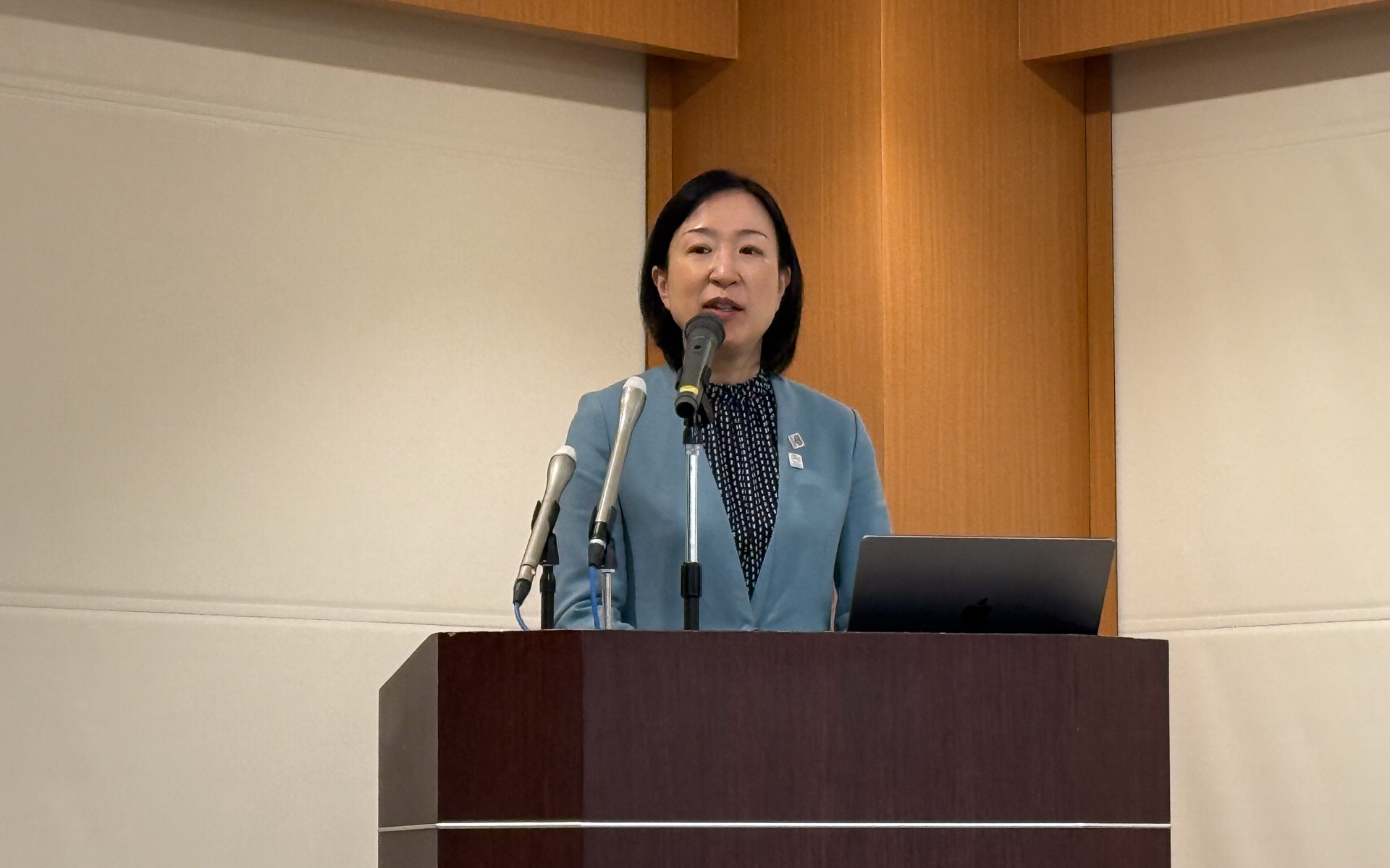 江東区長 大久保朋果氏