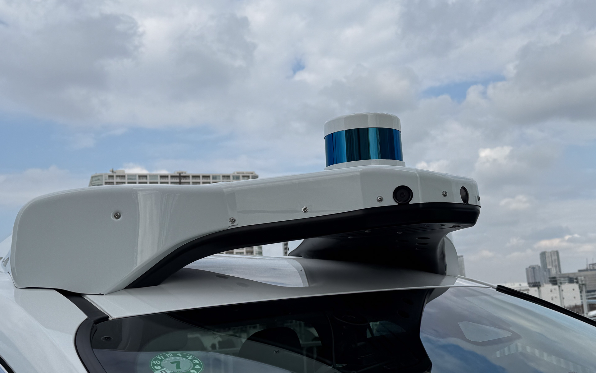 トヨタ シエナのルーフに装備されるLiDAR