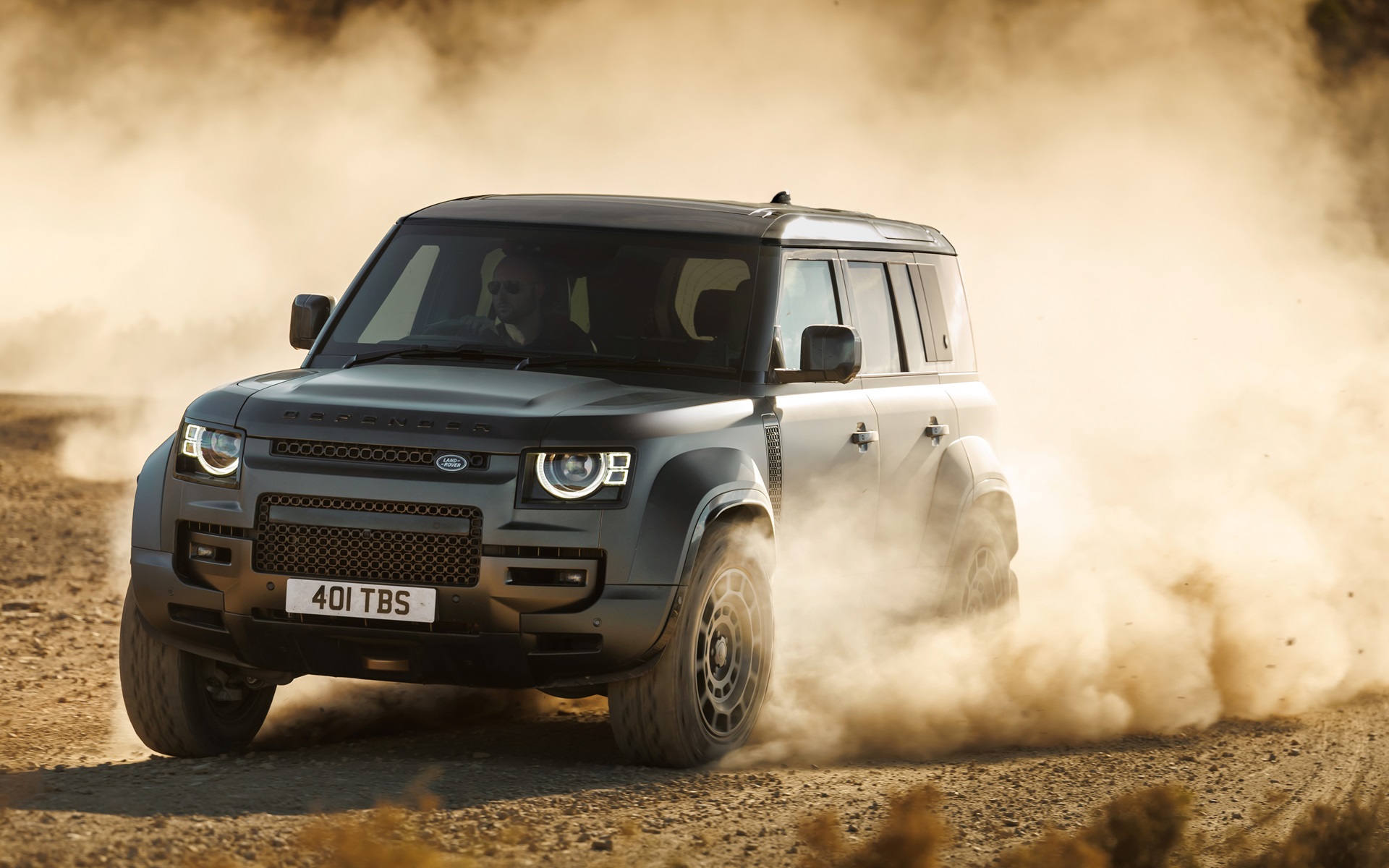 DEFENDER OCTA（ディフェンダー オクタ）