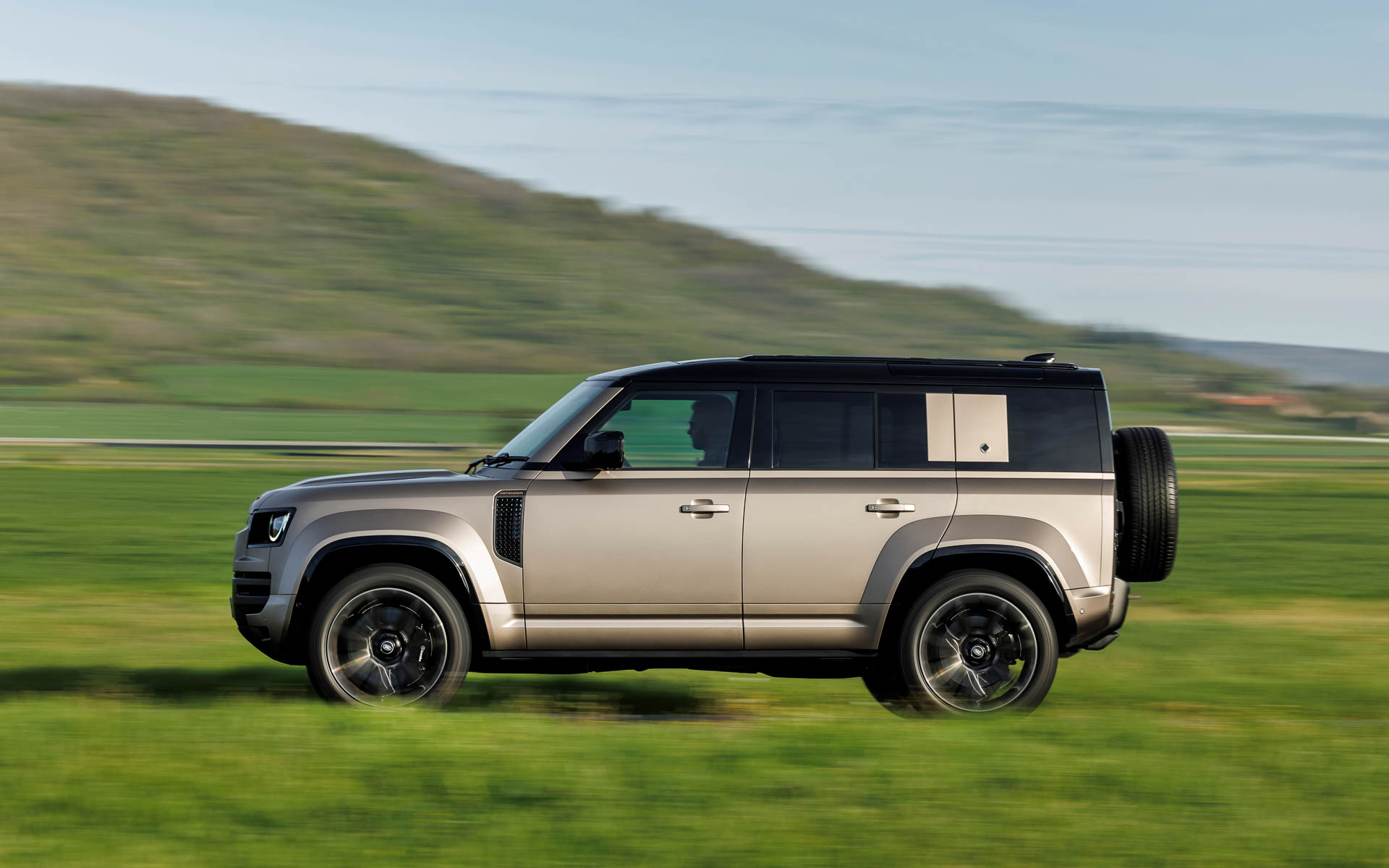 ディフェンダー オクタ