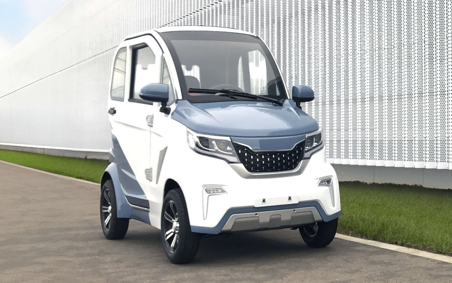 1人乗り超小型電動ミニカー「EV-eCo」