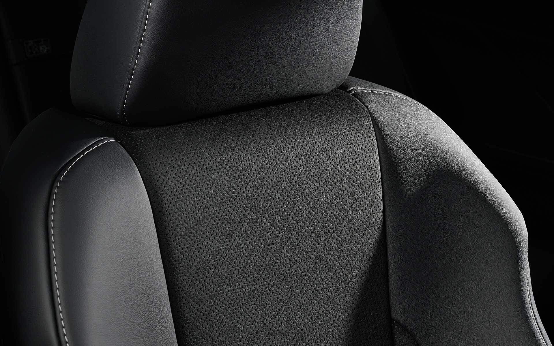 特別仕様車  IS300 "F SPORT Mode Black Ⅳ"ウルトラスエード（ブラック）/L texスポーツシート（運転席ポジションメモリー/運転席・助手席ベンチレーション機能付）