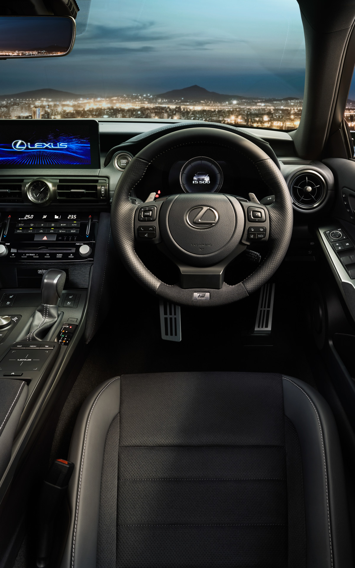 IS500 "F SPORT Performance" コックピット