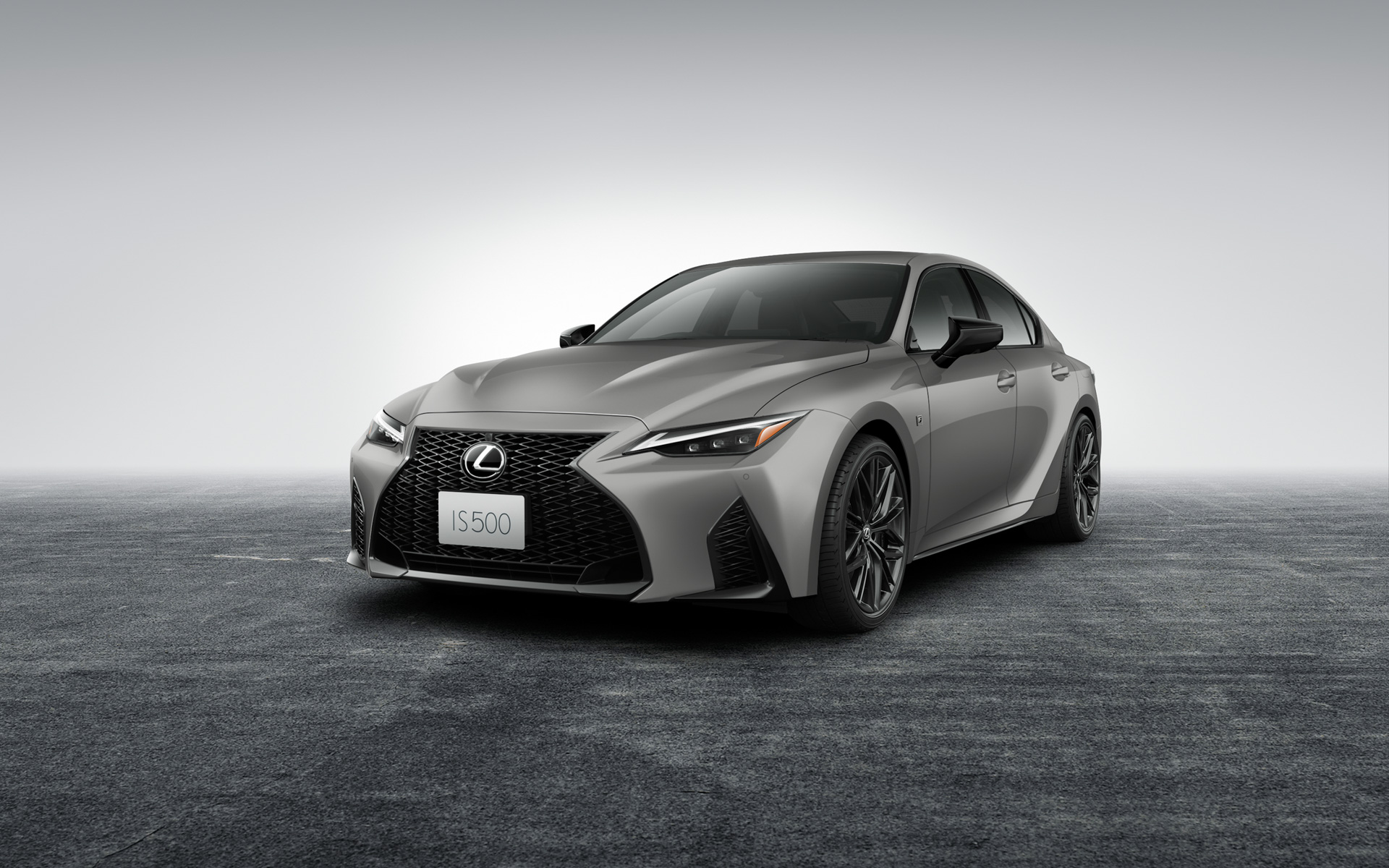 IS500 "F SPORT Performance"チタニウムカーバイドグレー