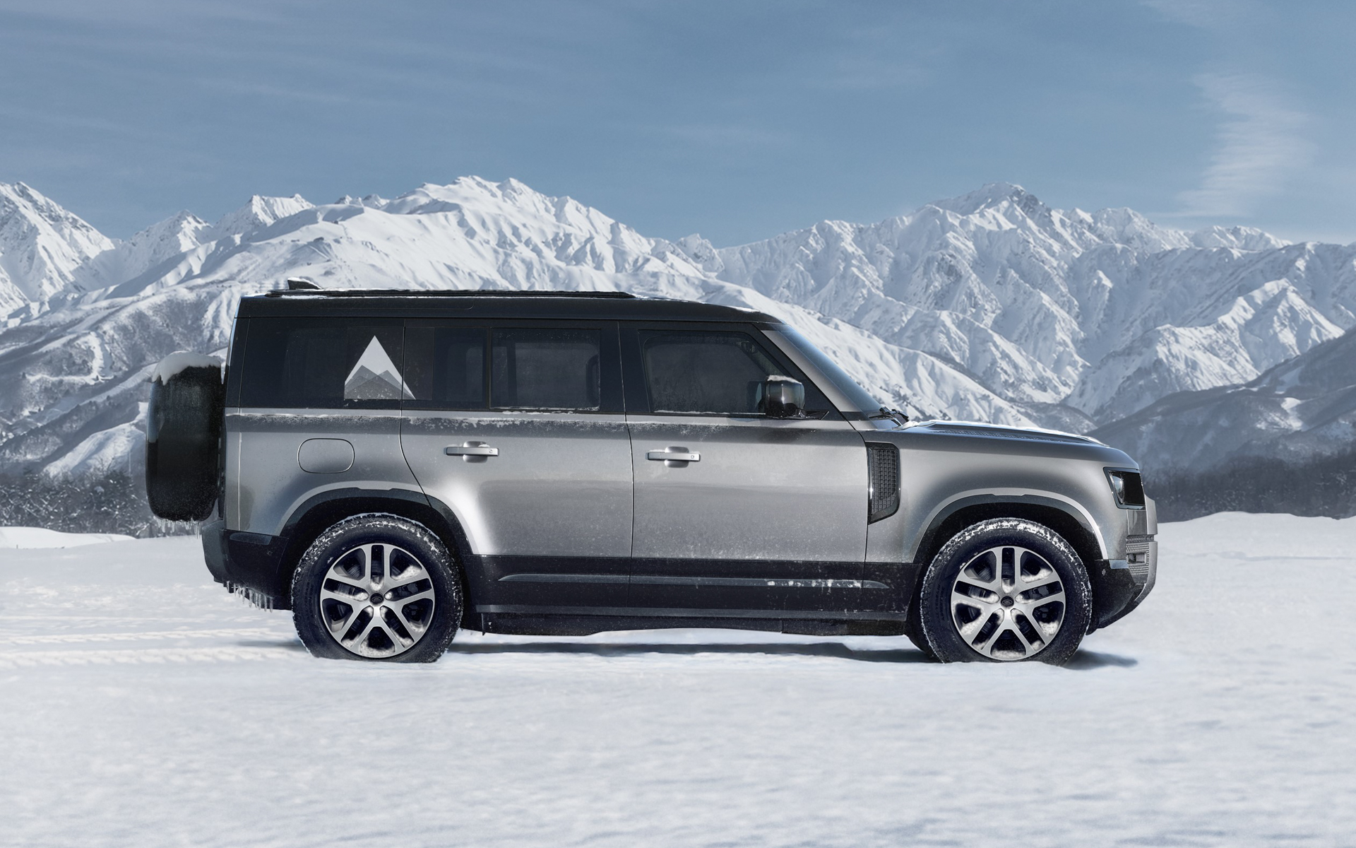 特別仕様車「ディフェンダー ハクバ エディション」が登場