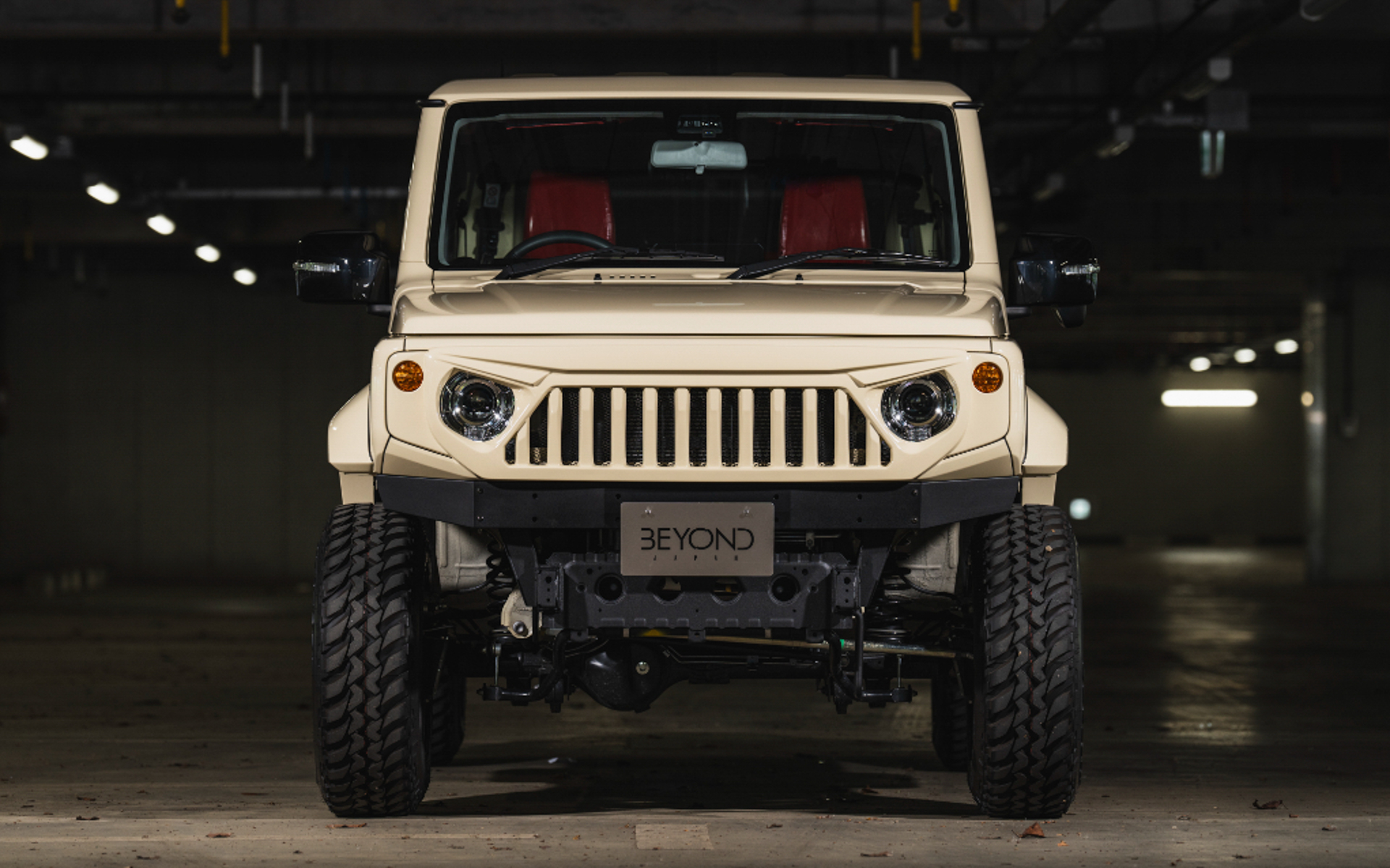 圧倒的な威圧感をかもし出すグリルを装着した「CODE15」