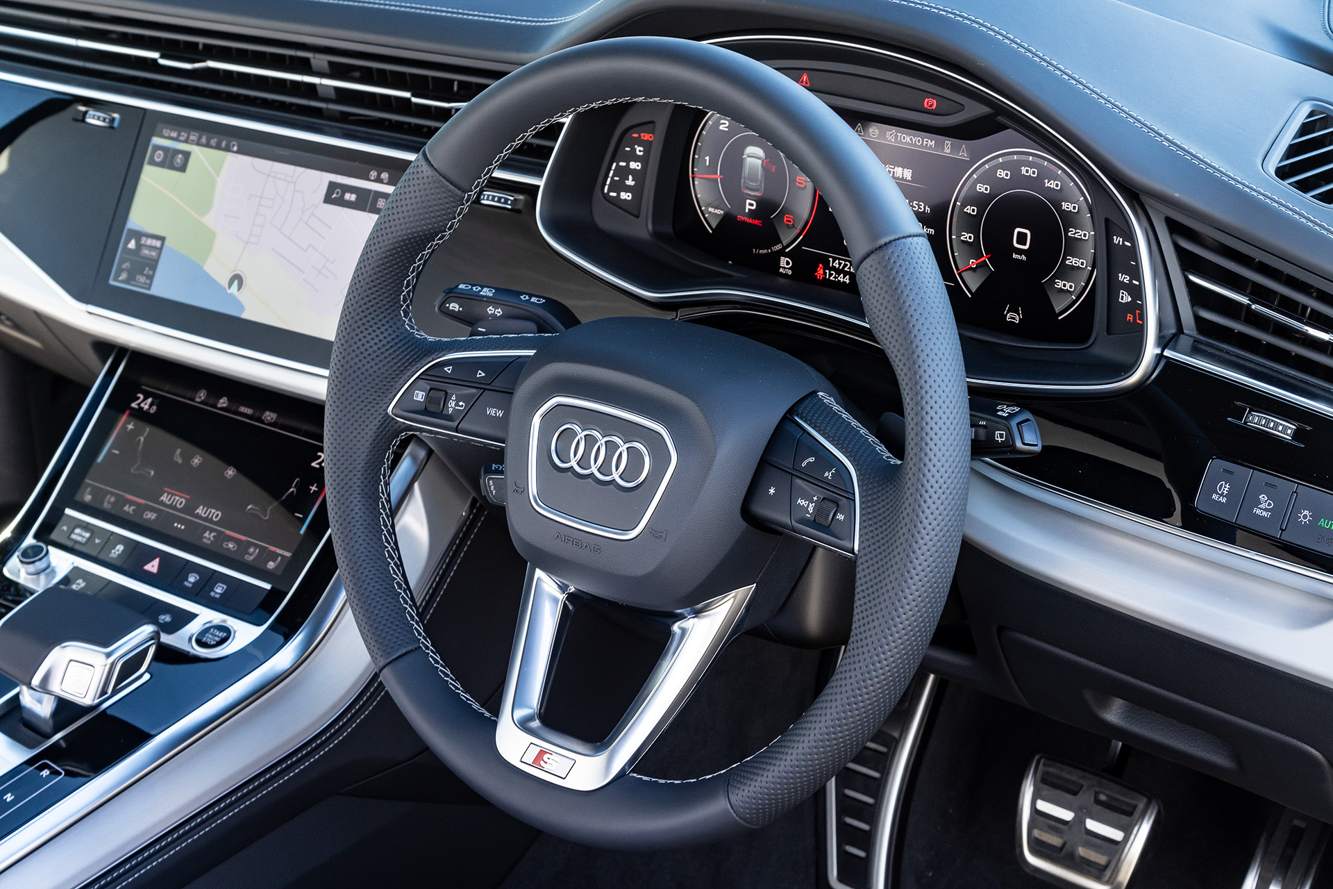 Q8 50 TDI quattro S lineのインテリア。ドライブモードはDYNAMIC、INDIVIDUAL、OFFROAD、ALLROAD、EFFICIENCY、COMFORT、AUTOから選択可能