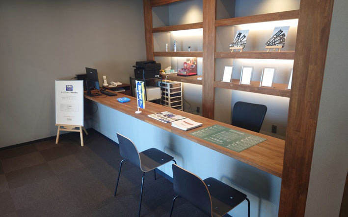 「調音施工スタジオ弘前」の店内カウンター