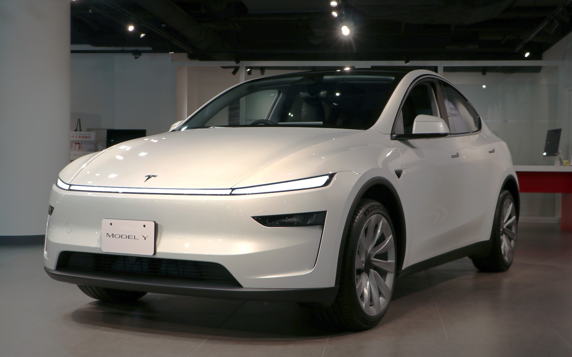 テスラ新型「モデル Y」