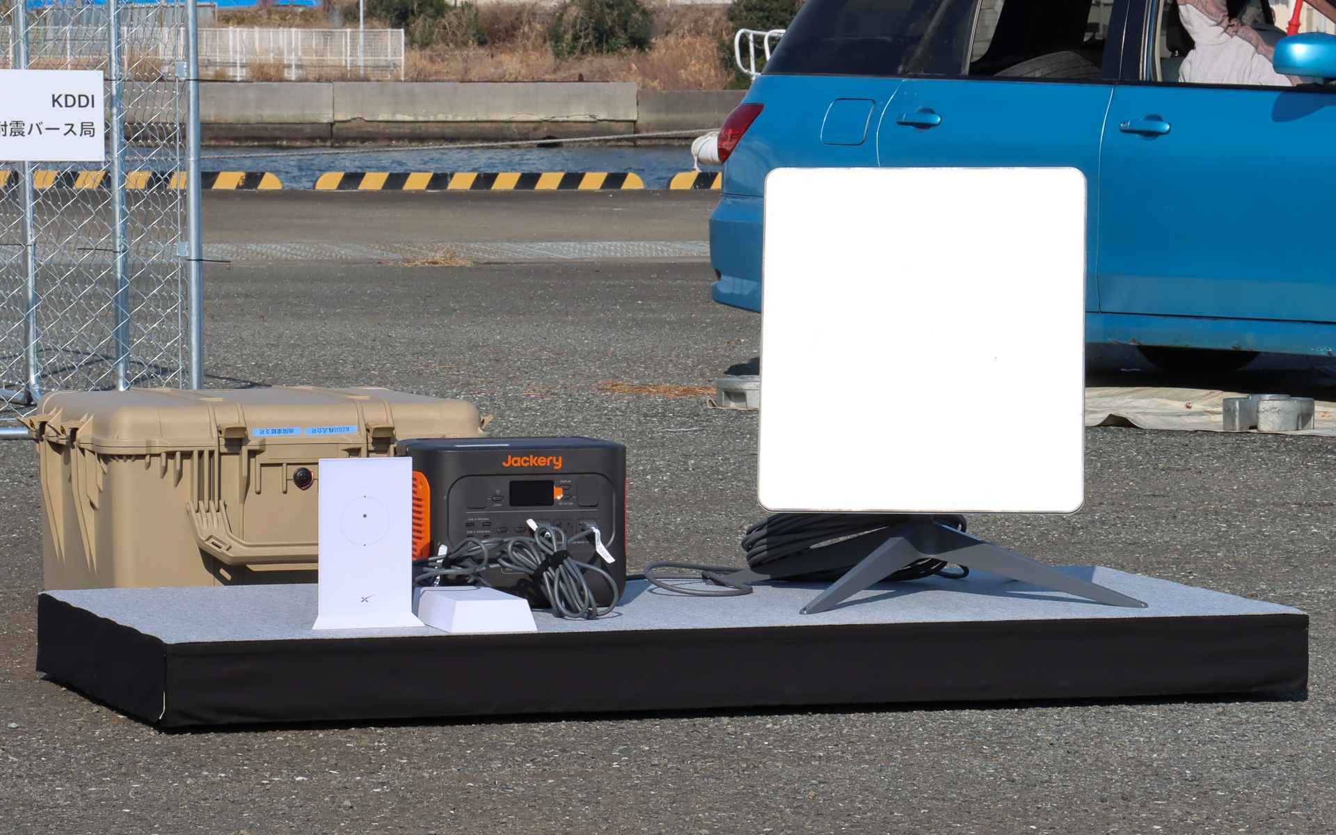 時間の関係で省略されたが、この状態からアンテナを上に向け、セットアップ作業をすれば全体で10分ほどで通信環境が提供可能とのこと