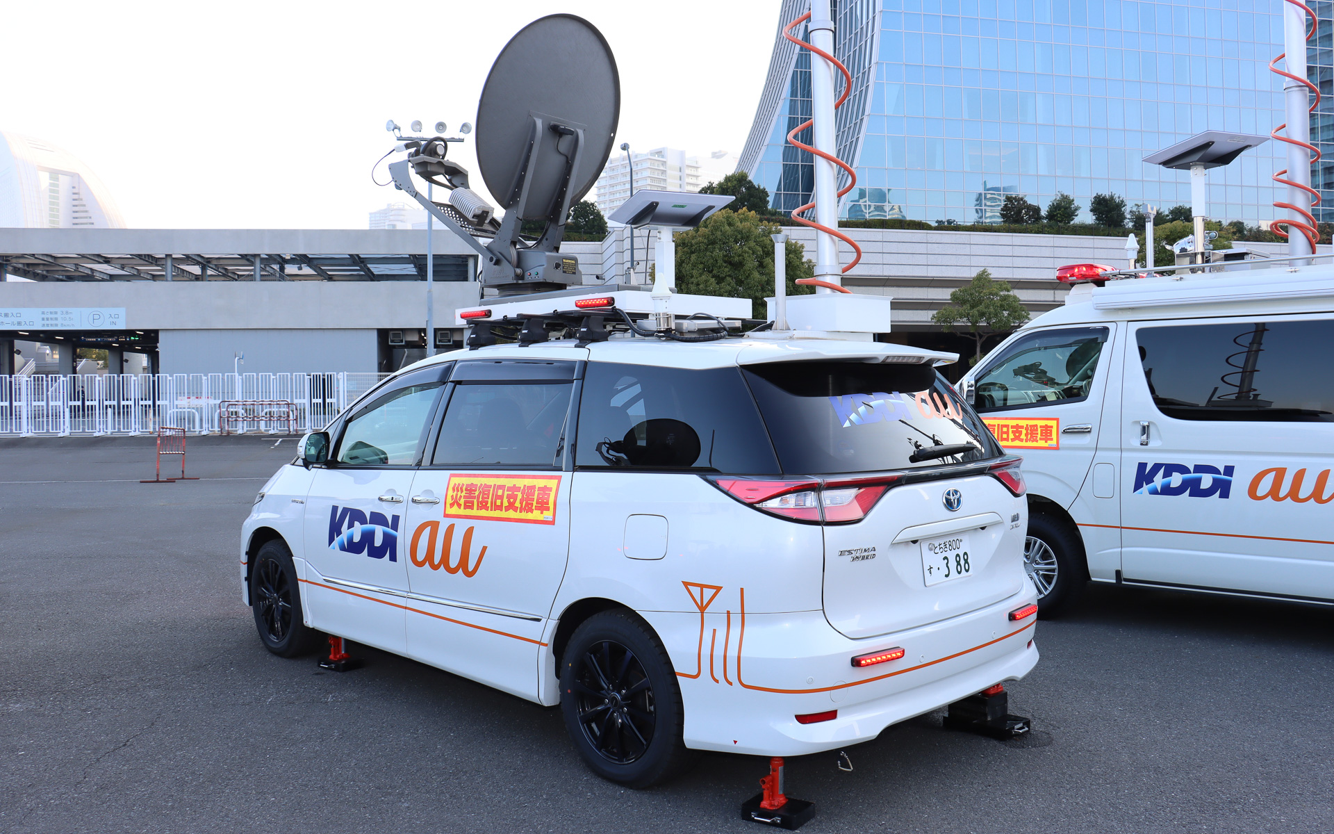 搭載機器のさらなる小型化で可能となったエスティマベースの車載型基地局